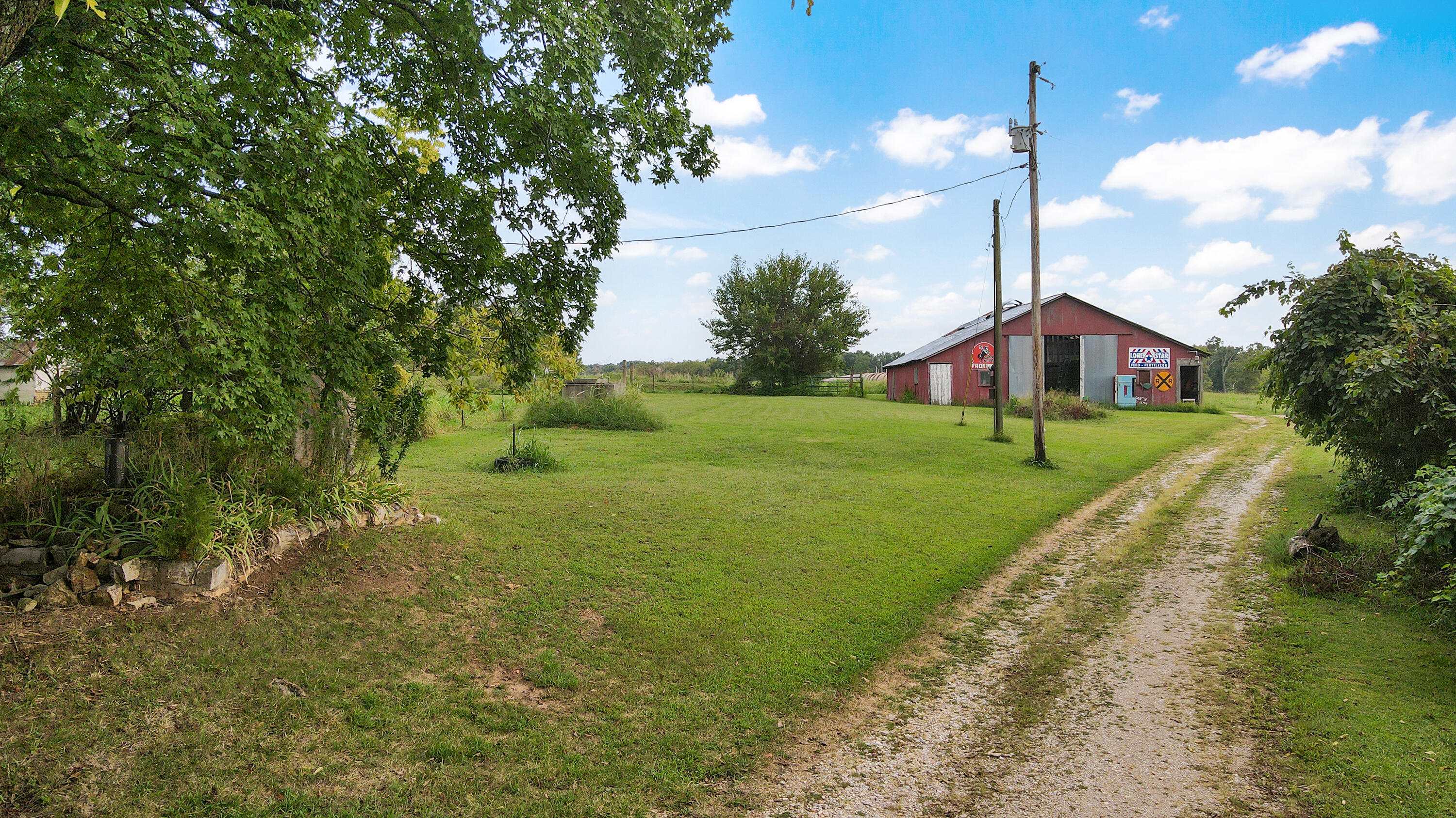 main property photo 13