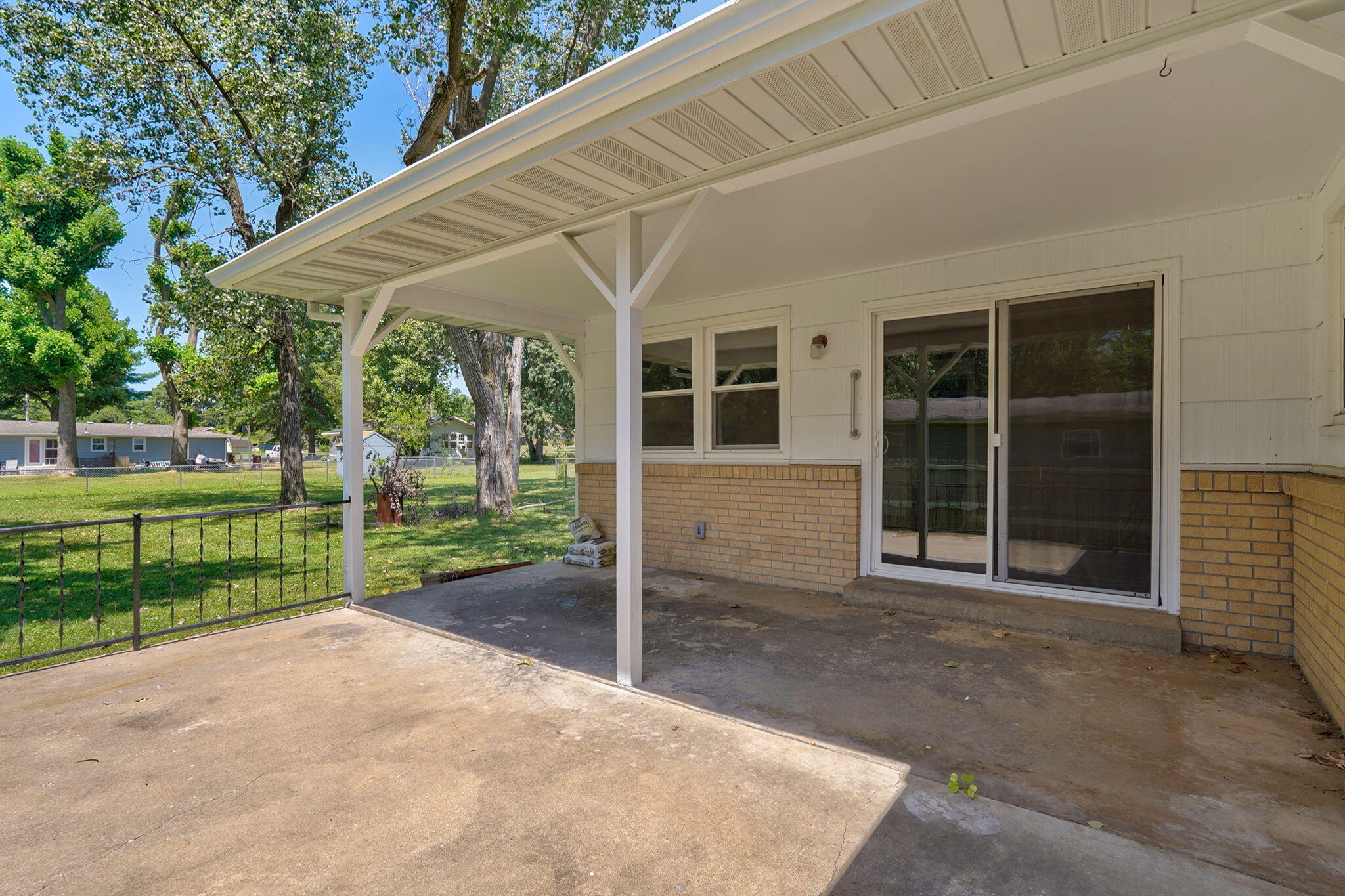 main property photo 23