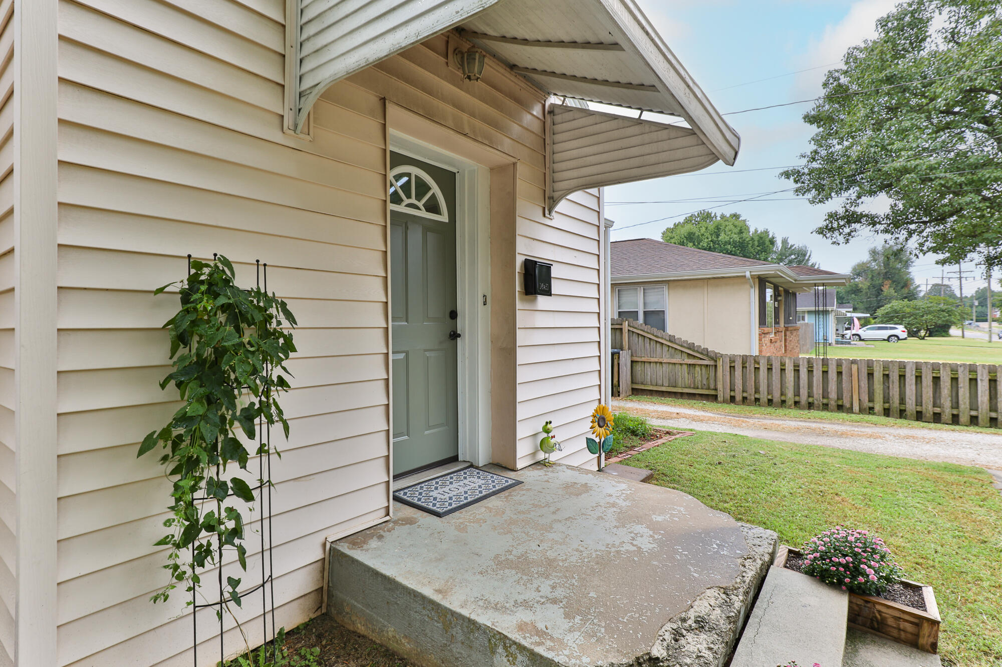 main property photo 23