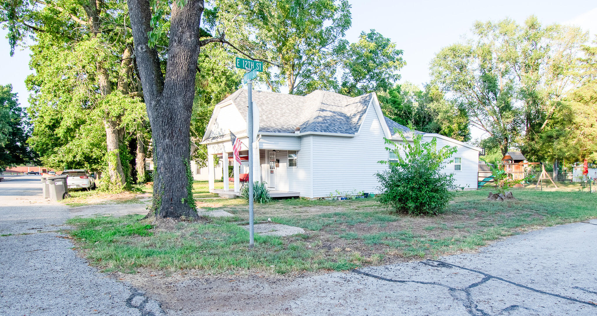 main property photo 42