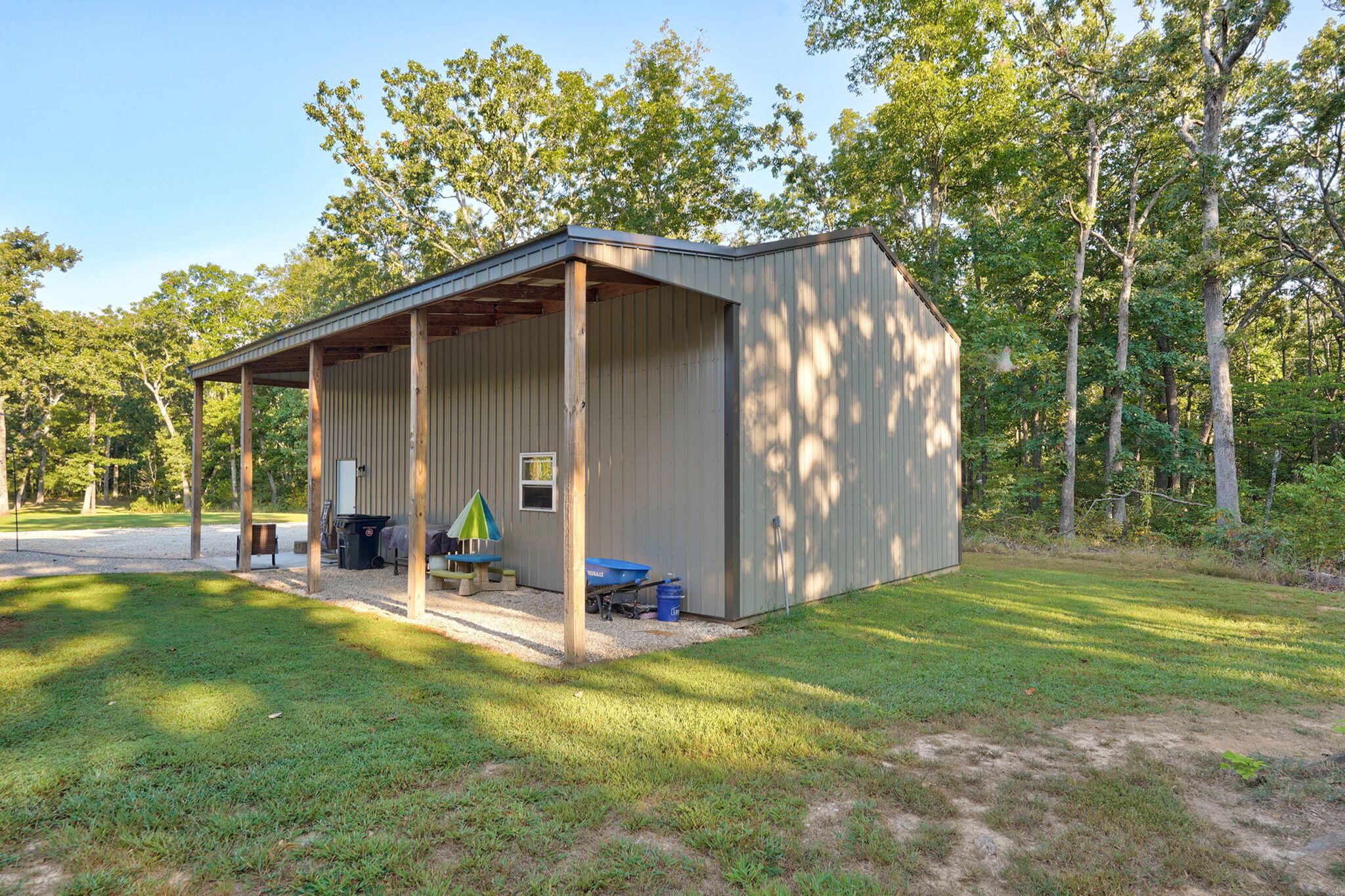 main property photo 13
