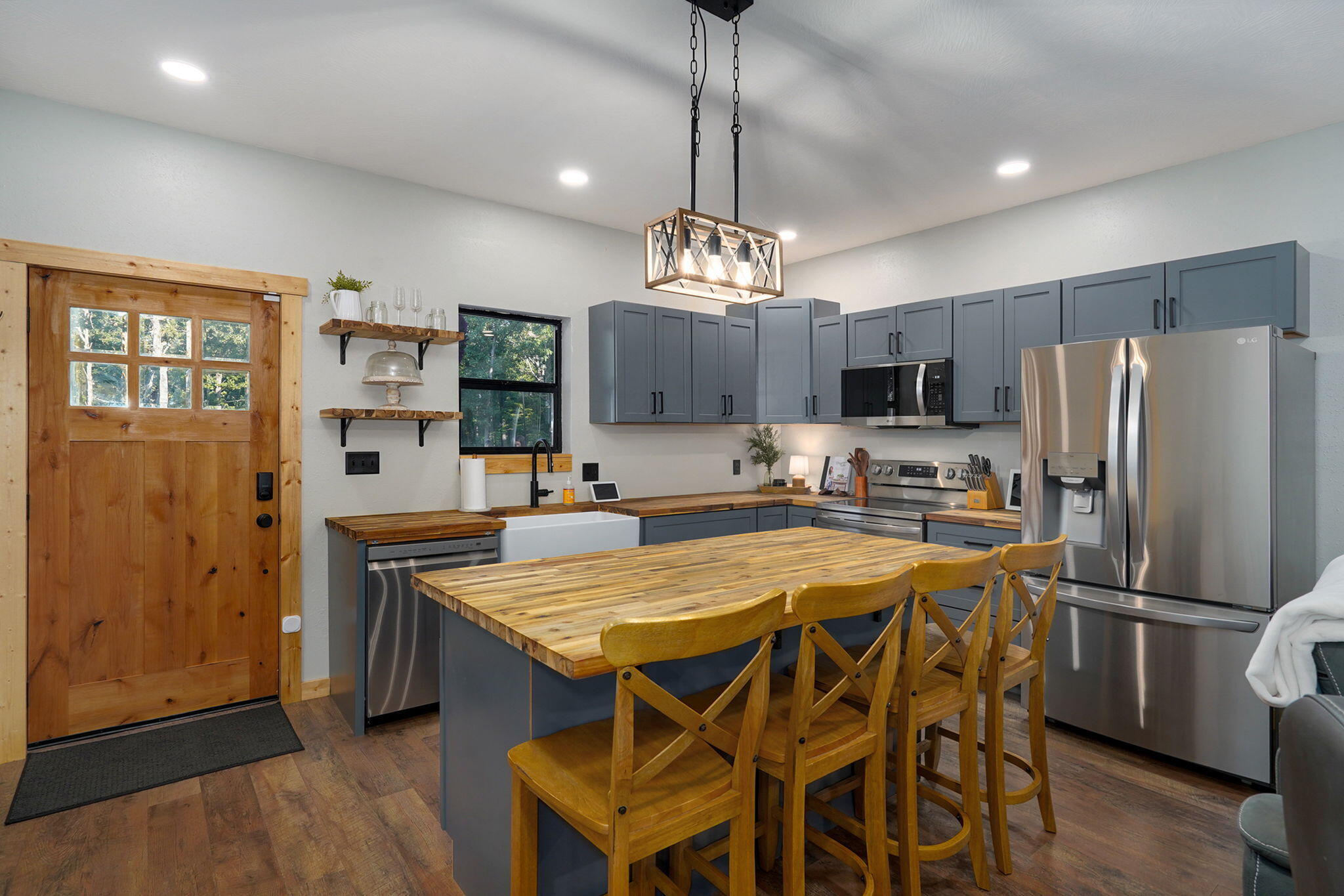main property photo 19