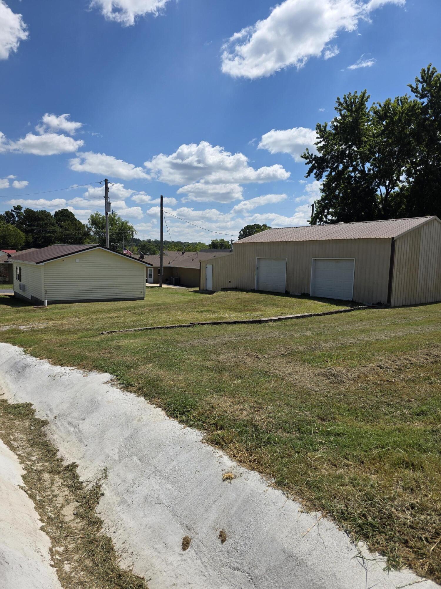 main property photo 17