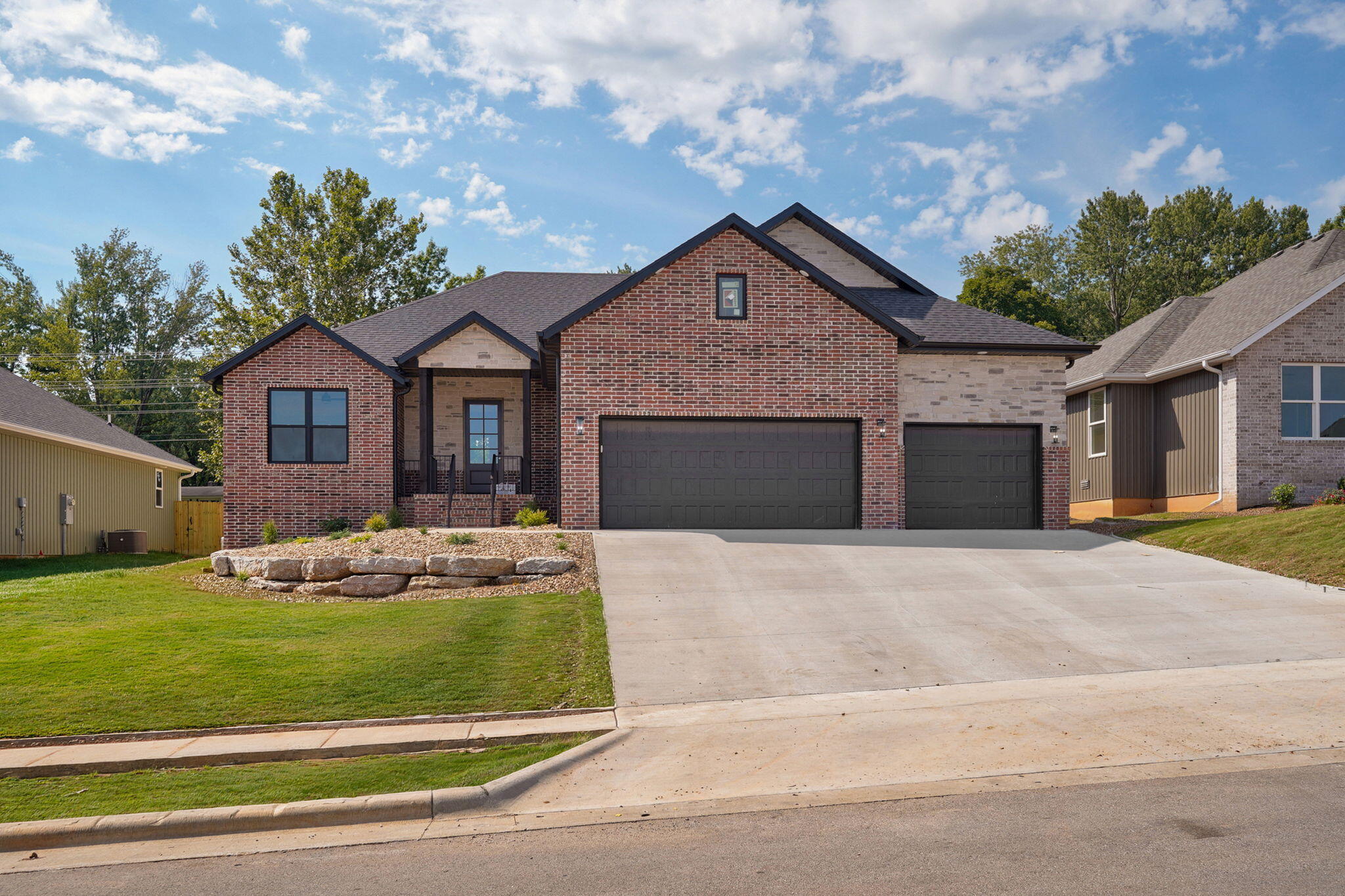 main property photo 0