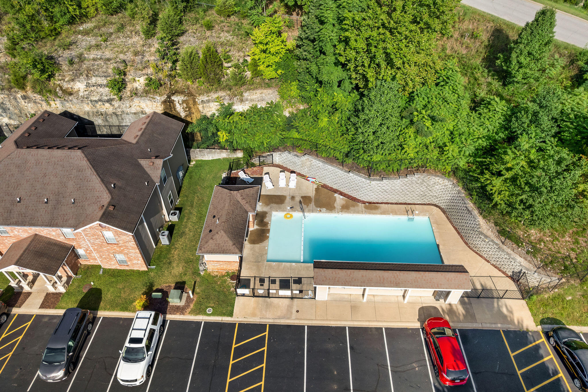 main property photo 4