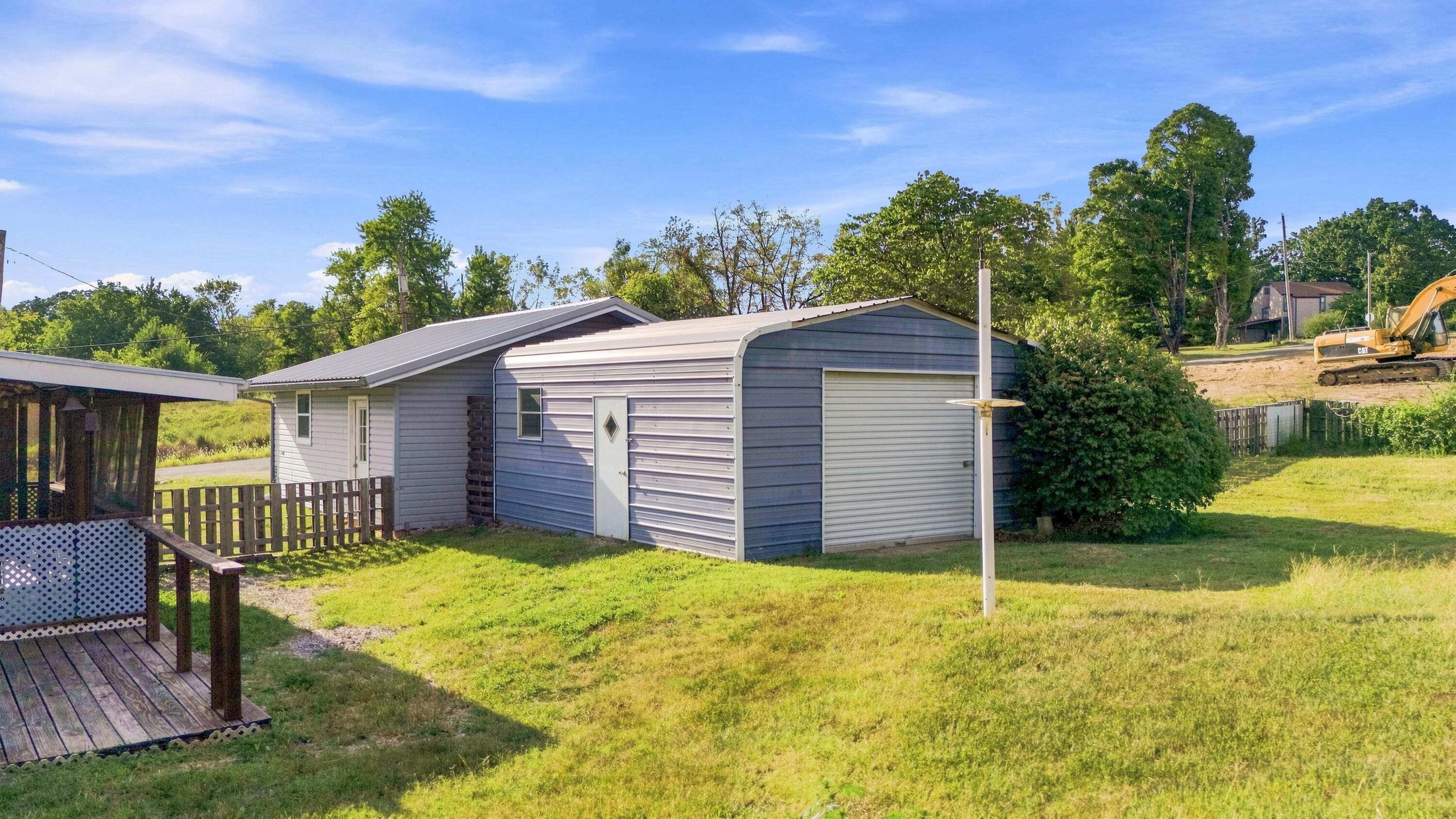 main property photo 28