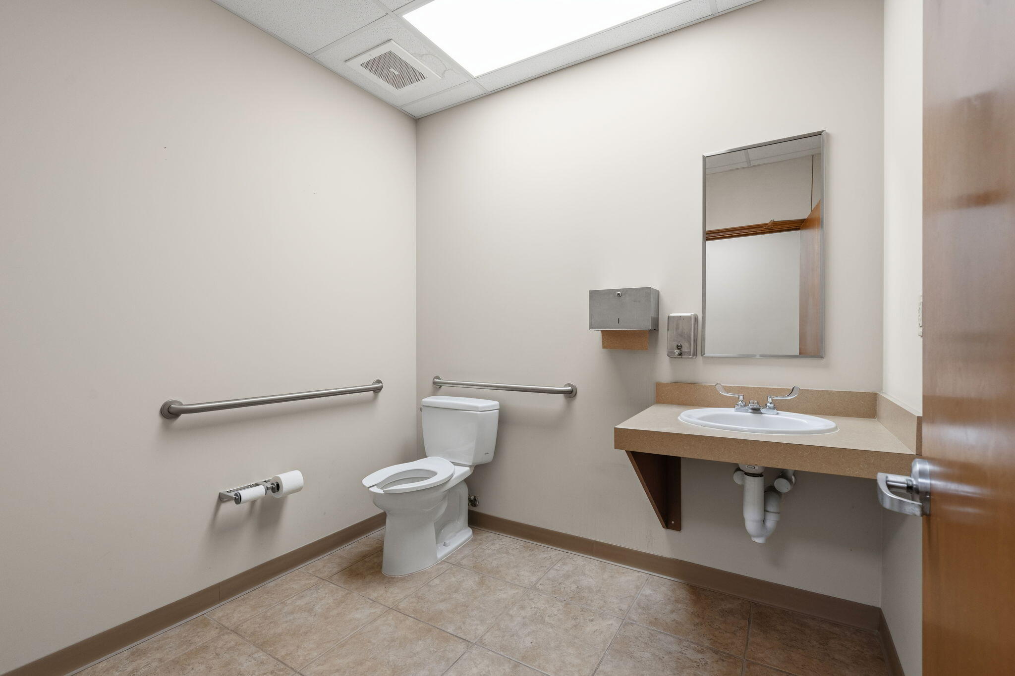 main property photo 13