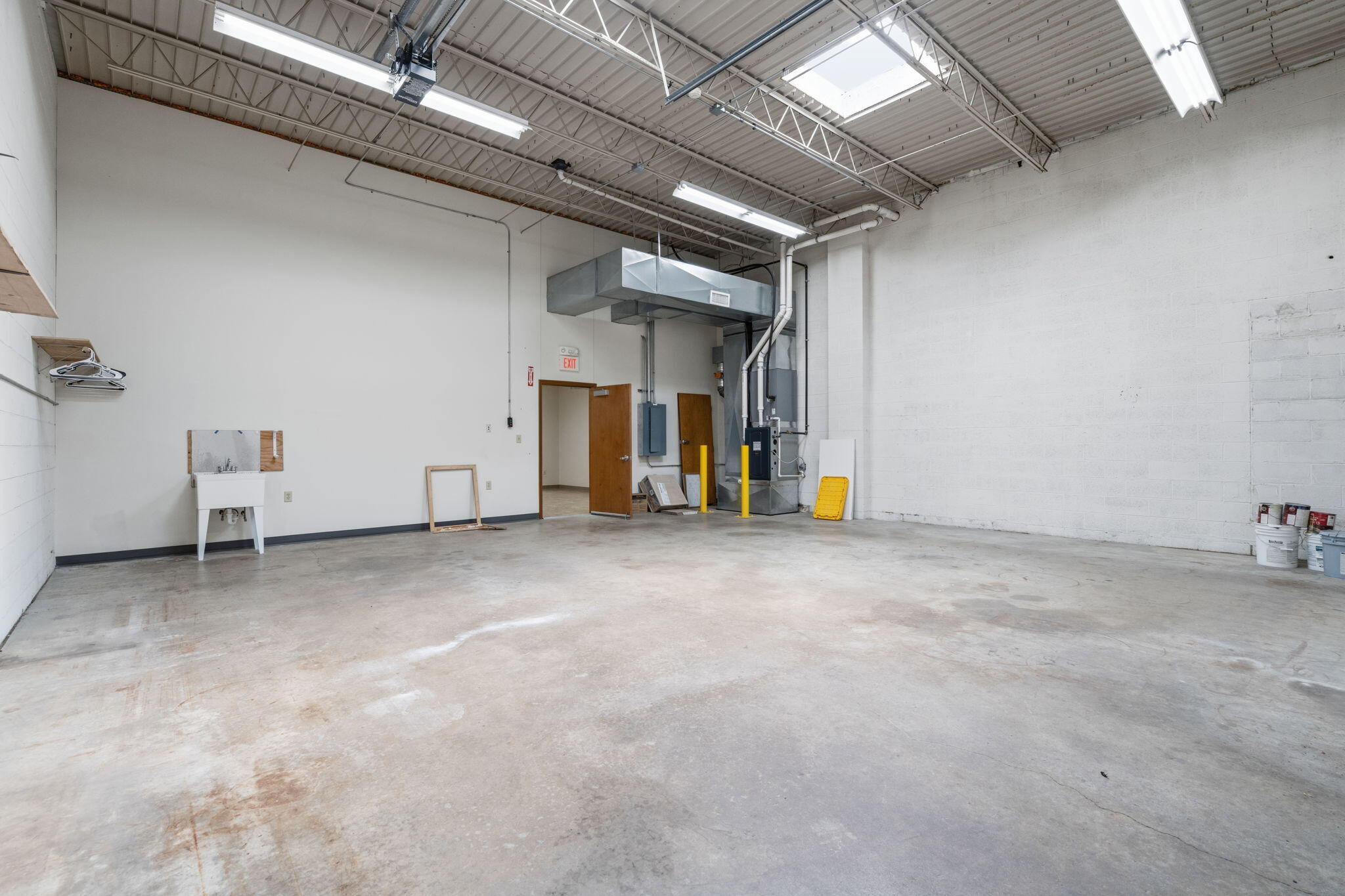 main property photo 43