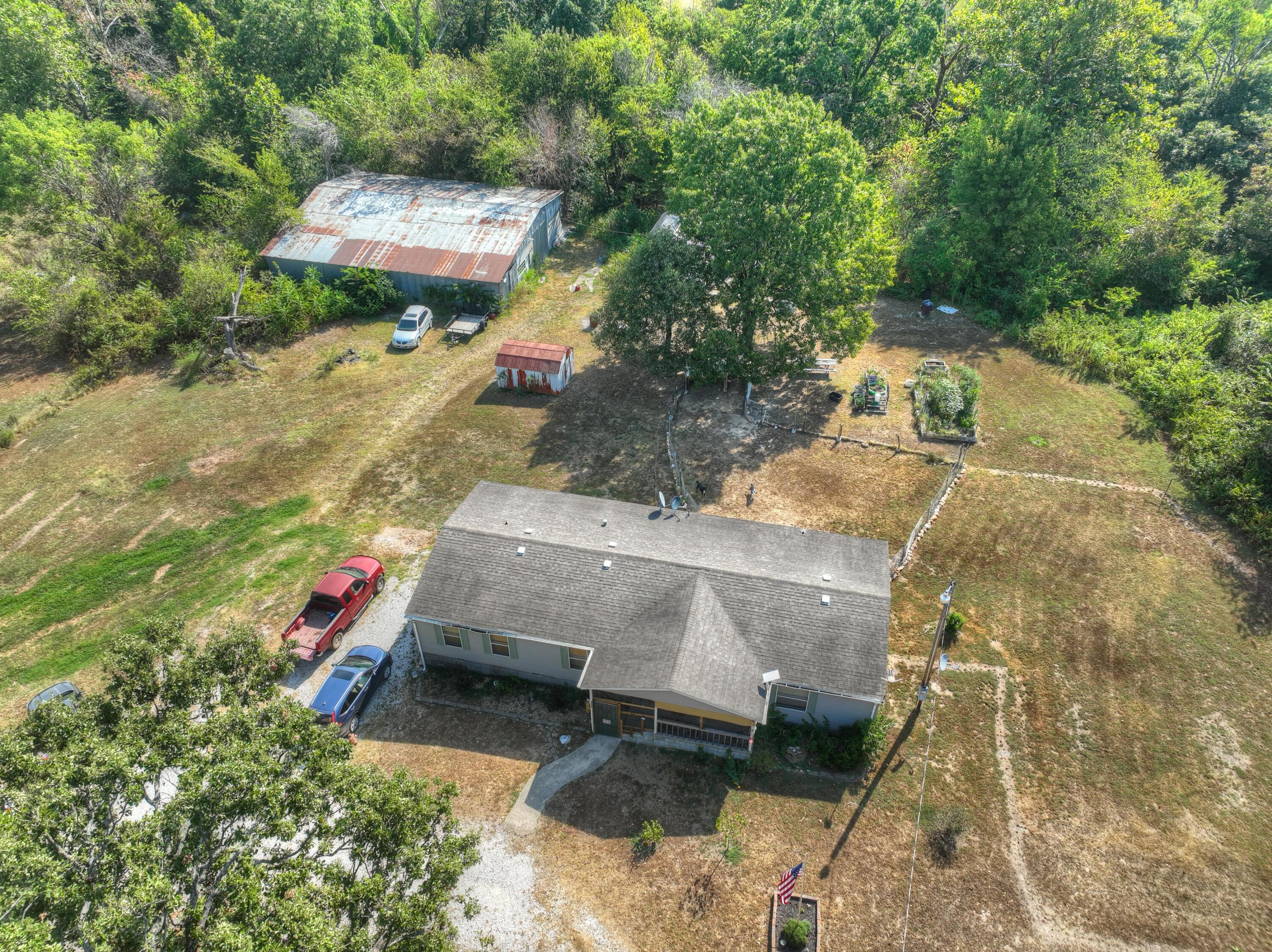 main property photo 27