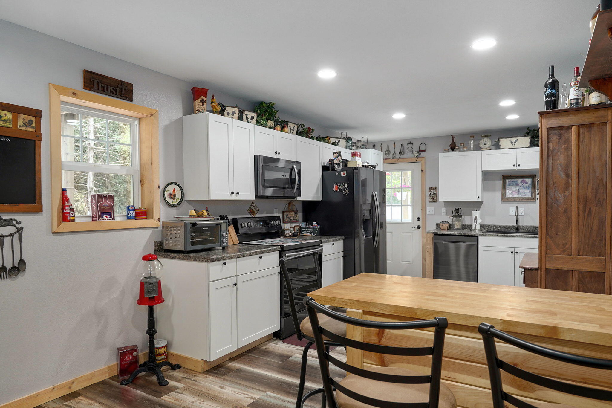 main property photo 15