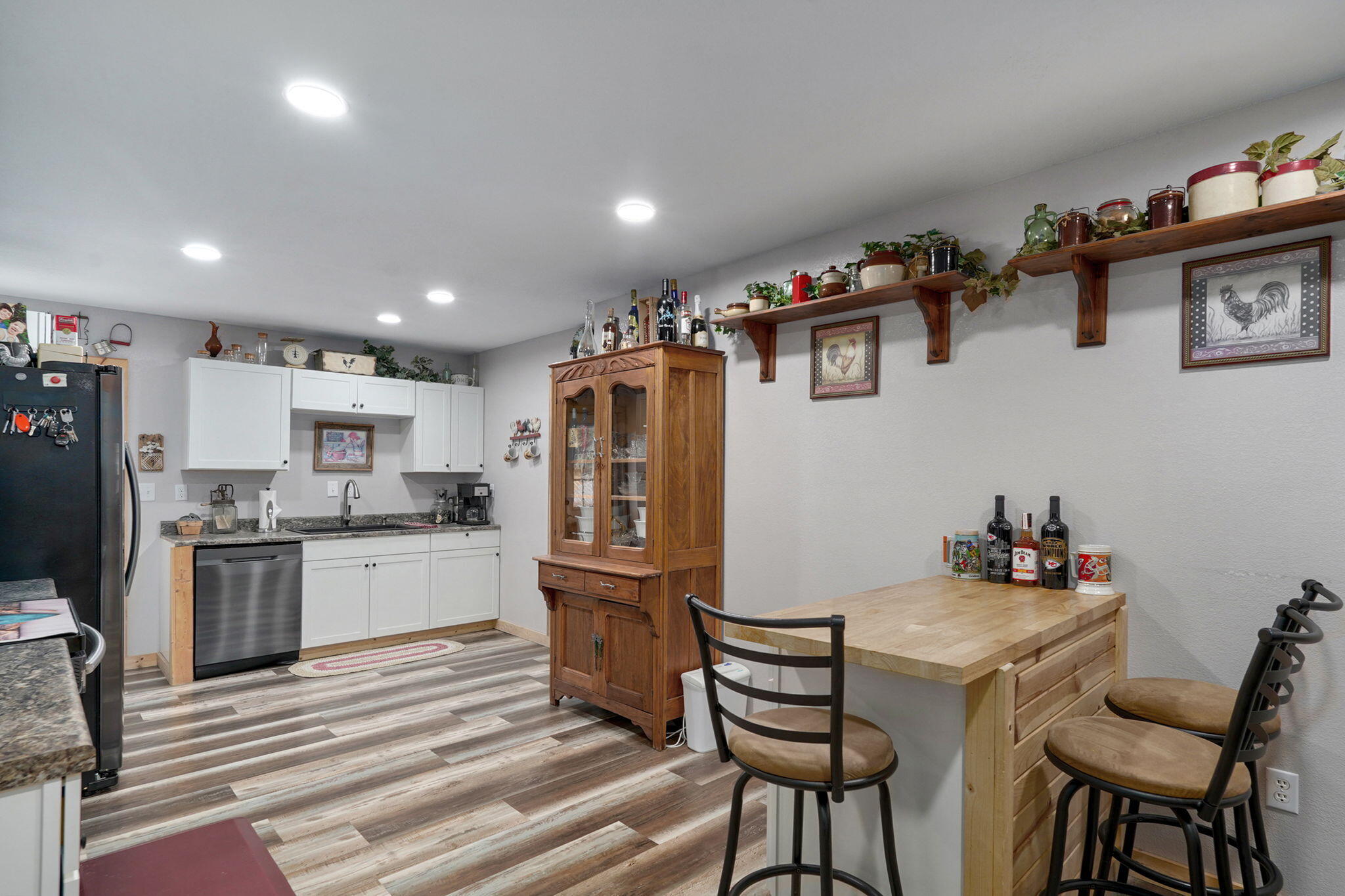 main property photo 16