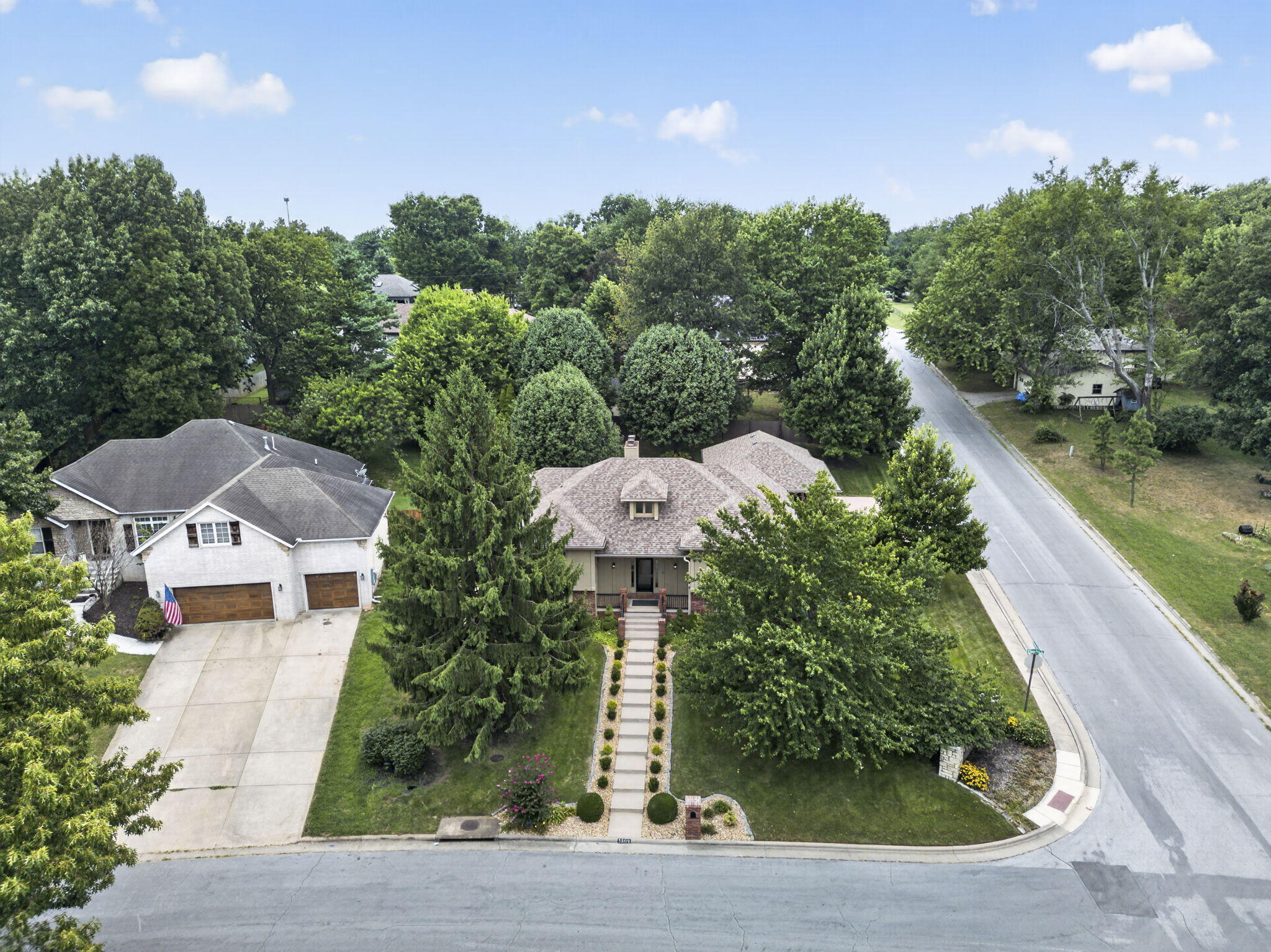 main property photo 41
