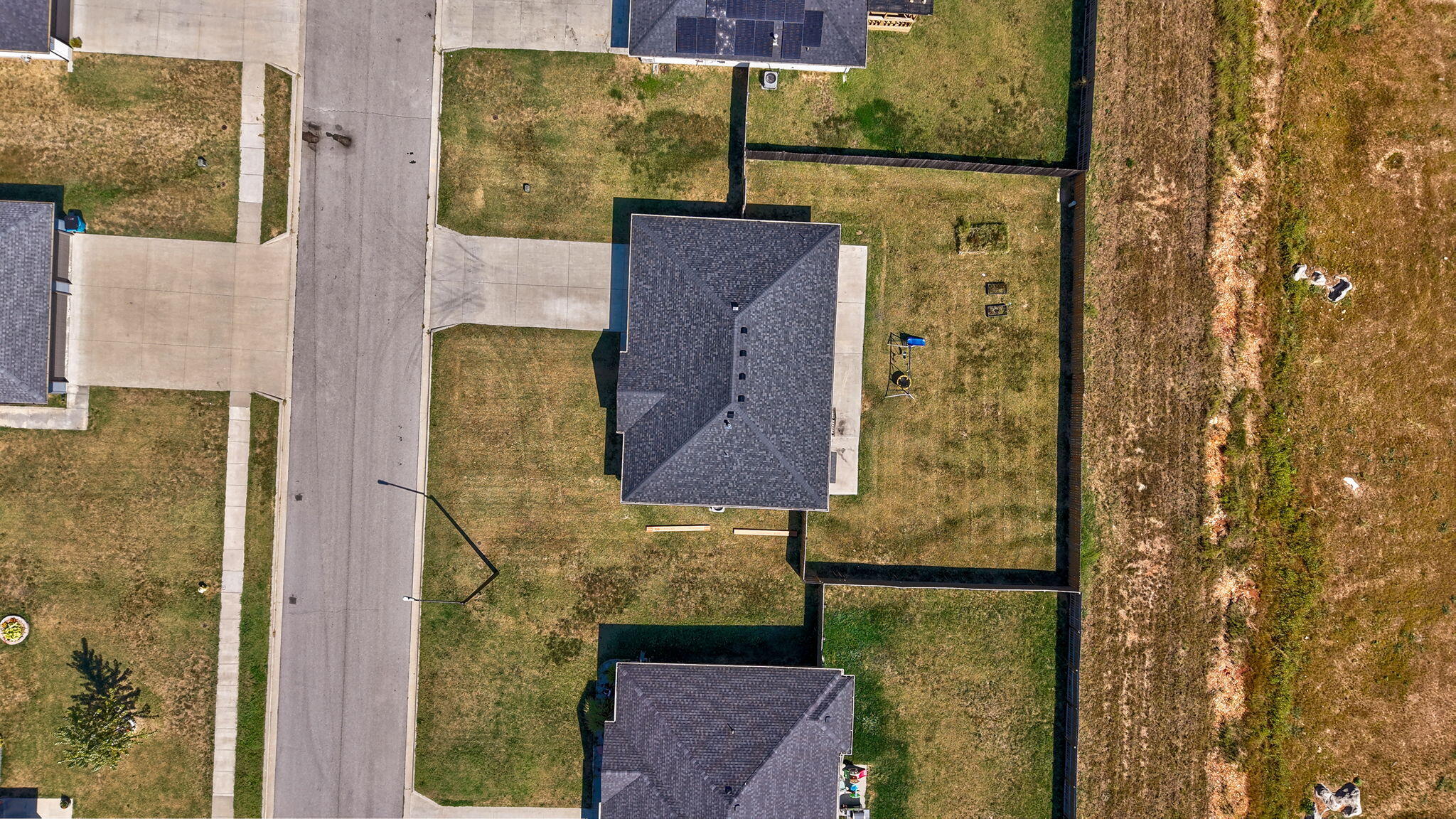 main property photo 25