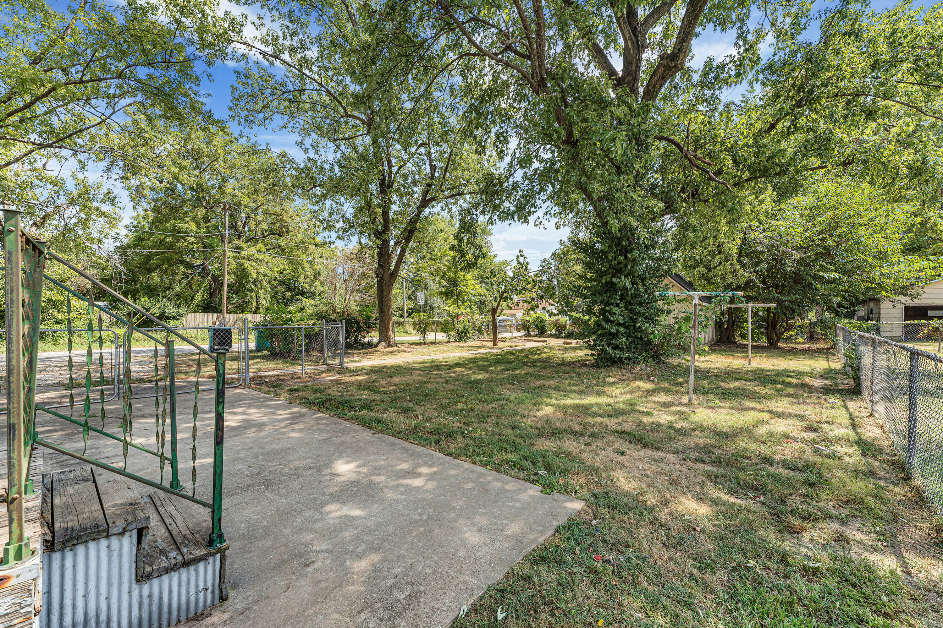 main property photo 22