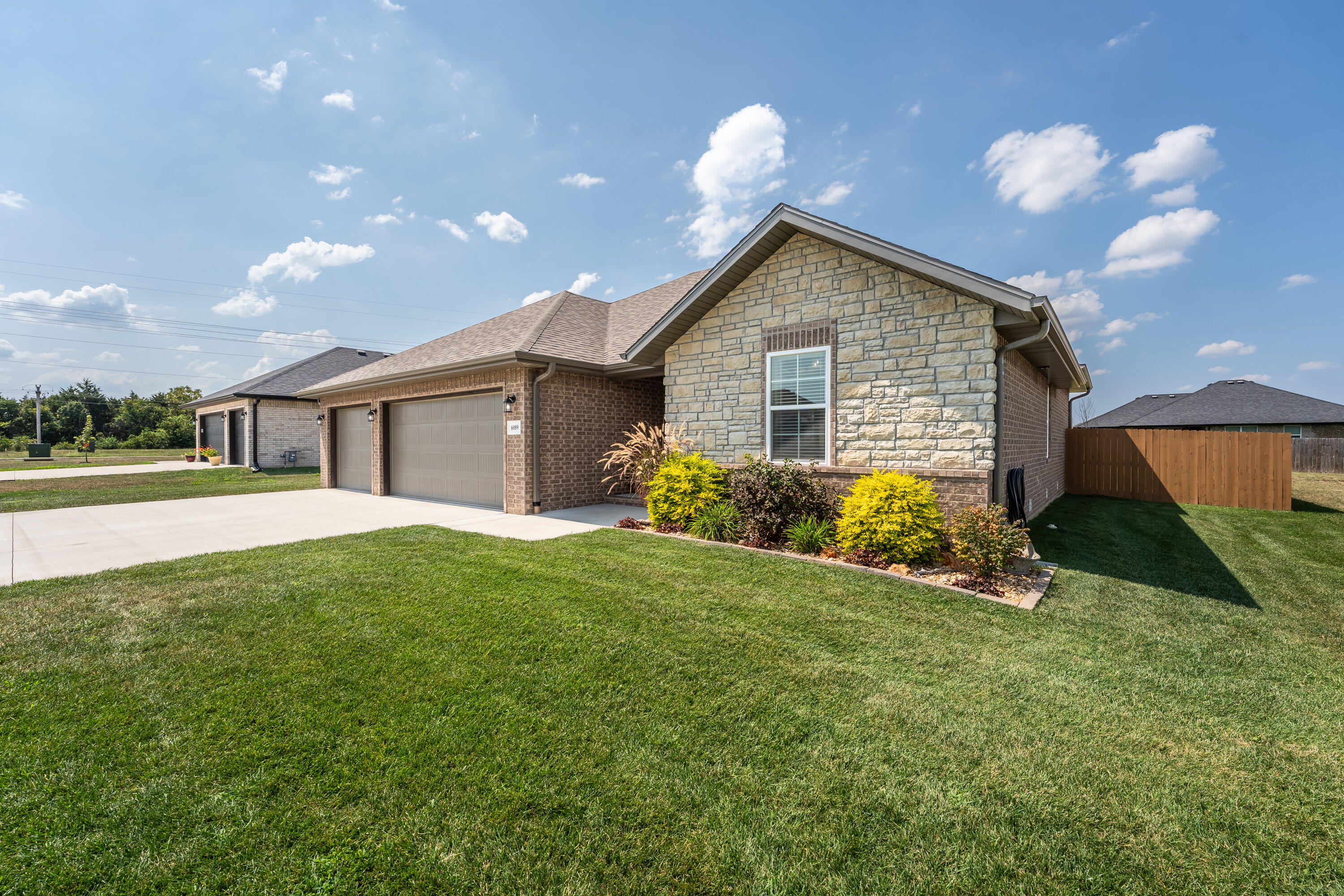 main property photo 0