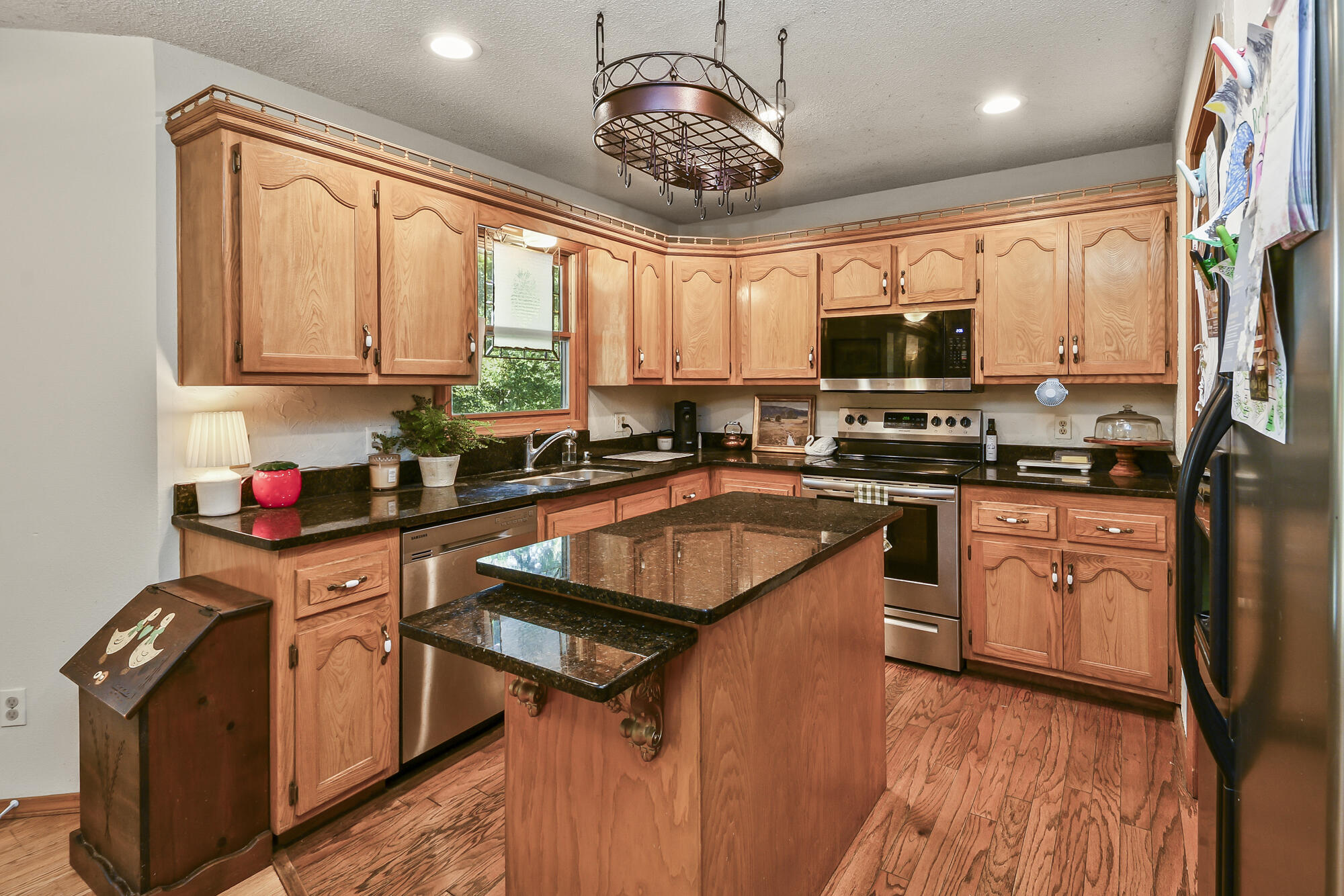 main property photo 10