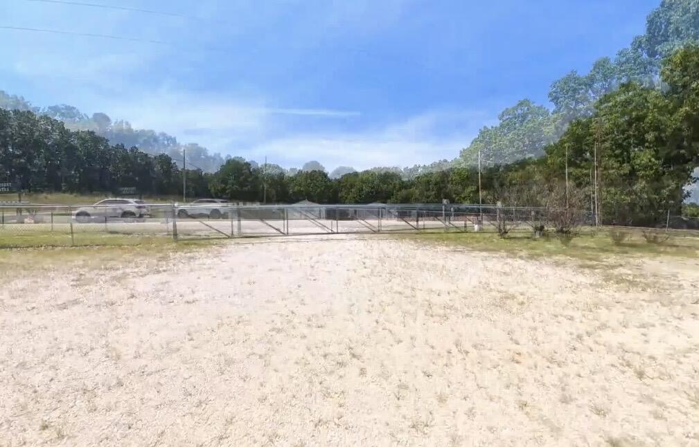 main property photo 30