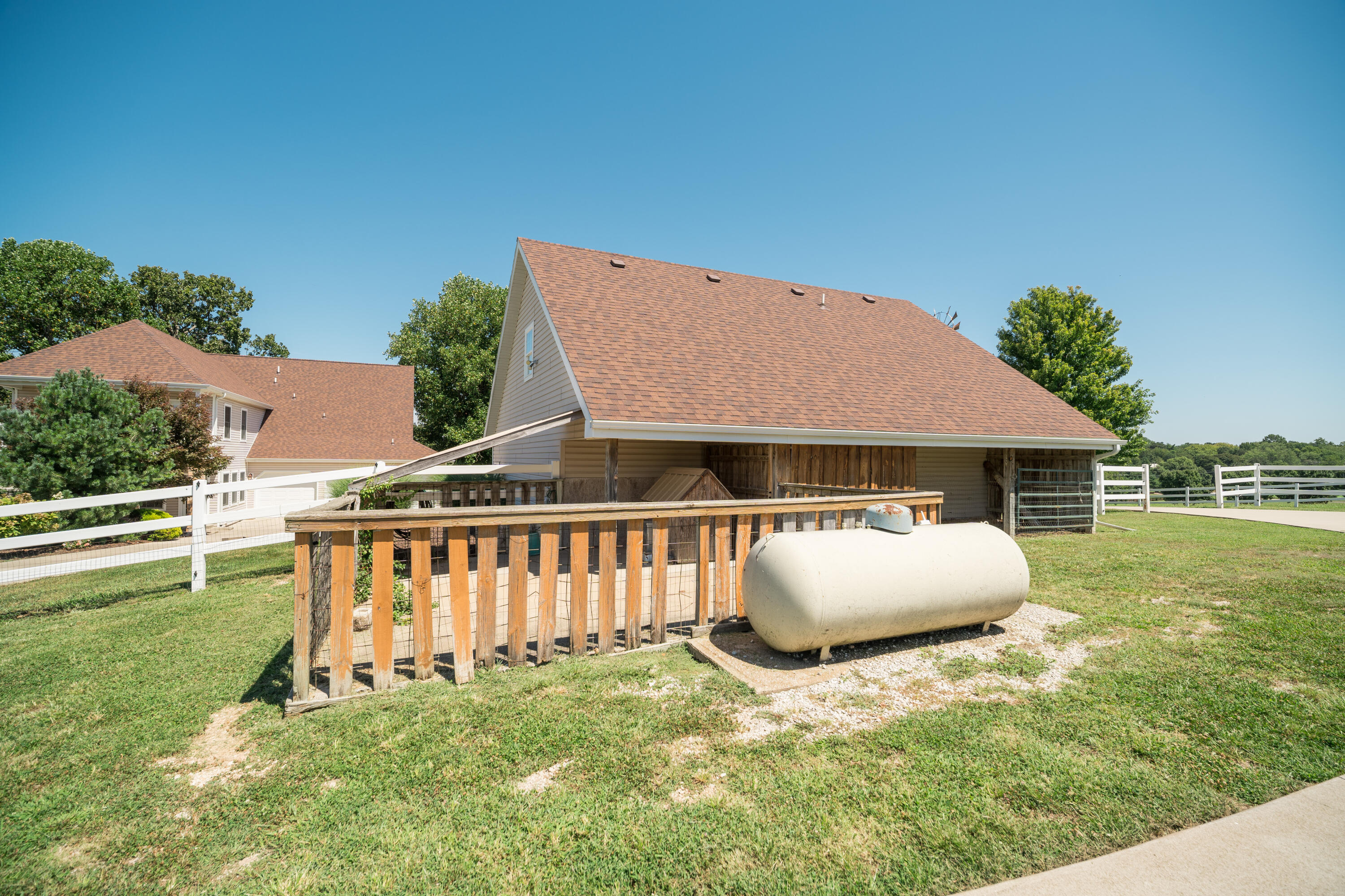 main property photo 111