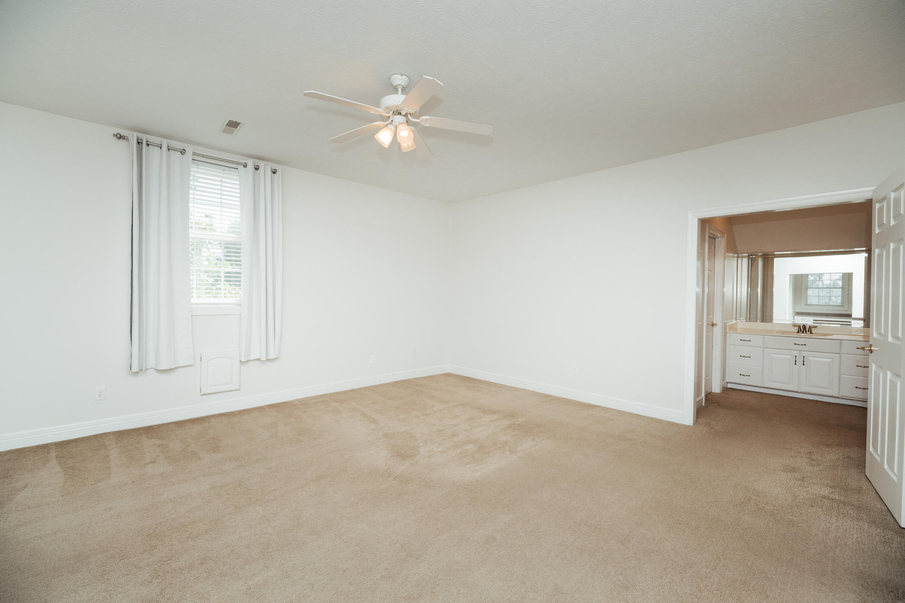 main property photo 79