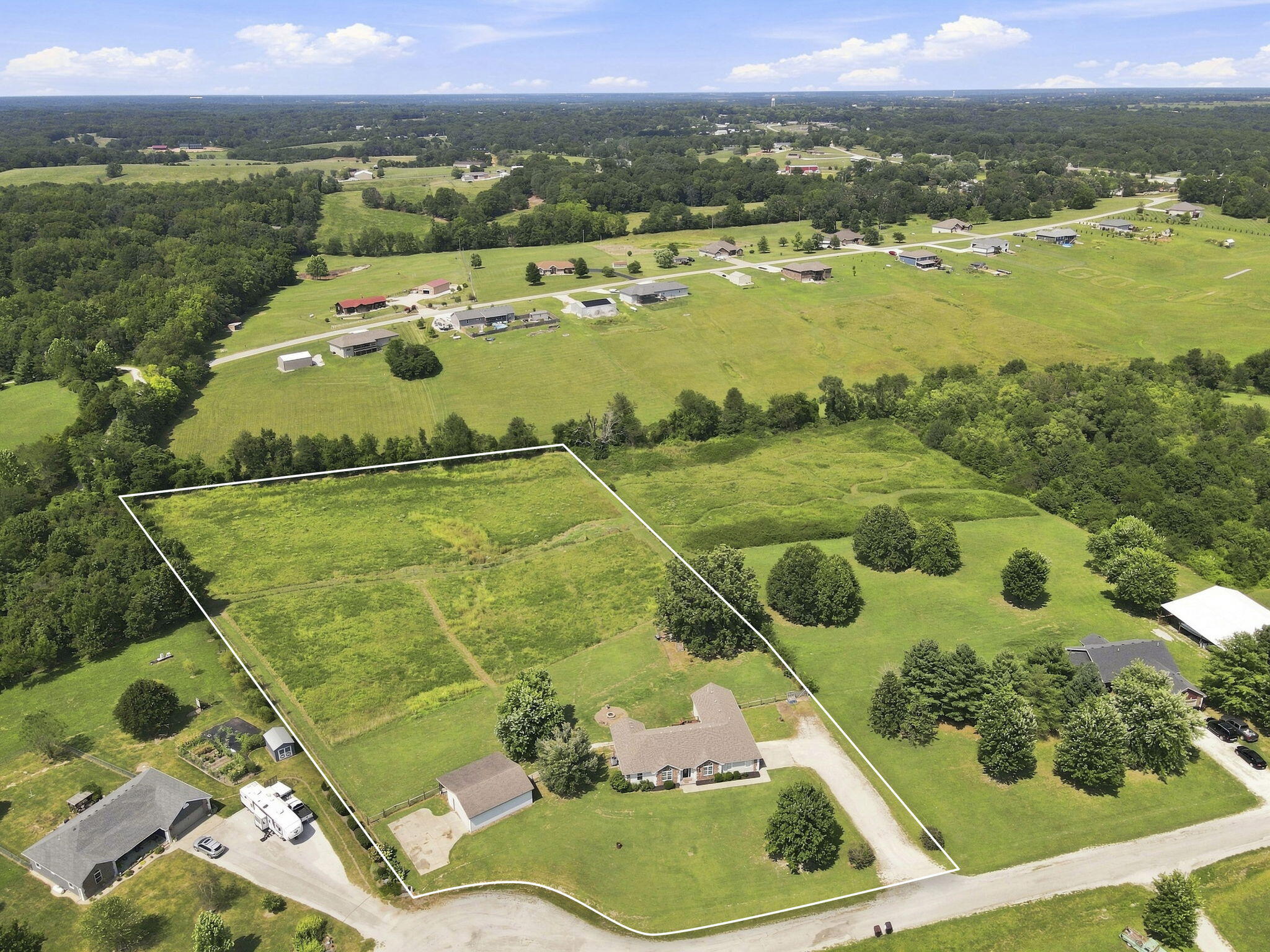 main property photo 28