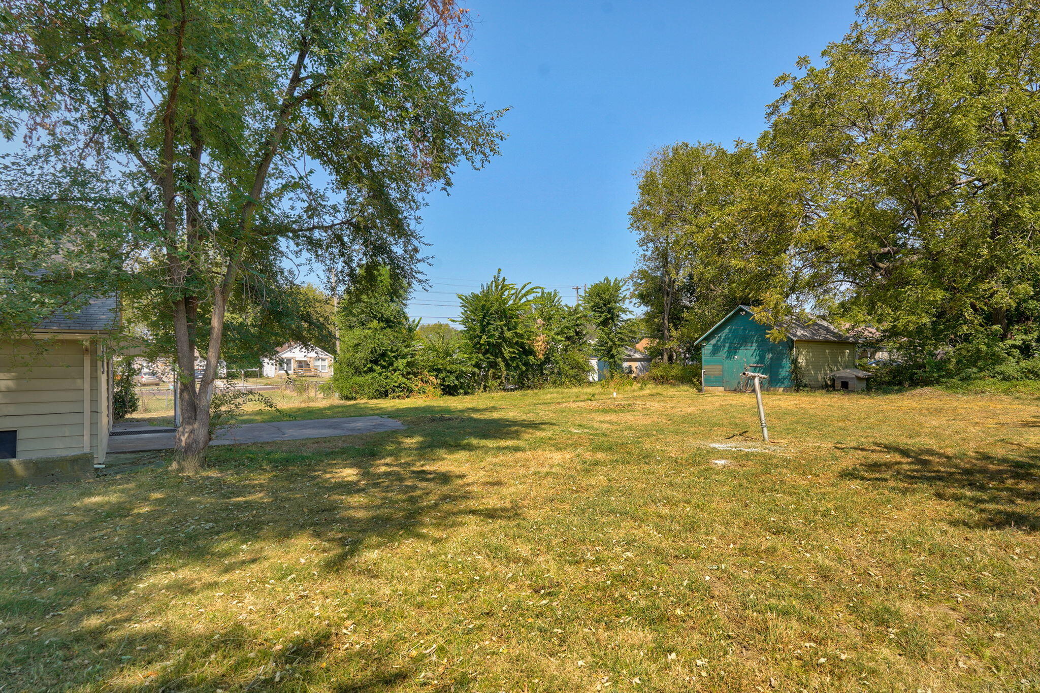 main property photo 27
