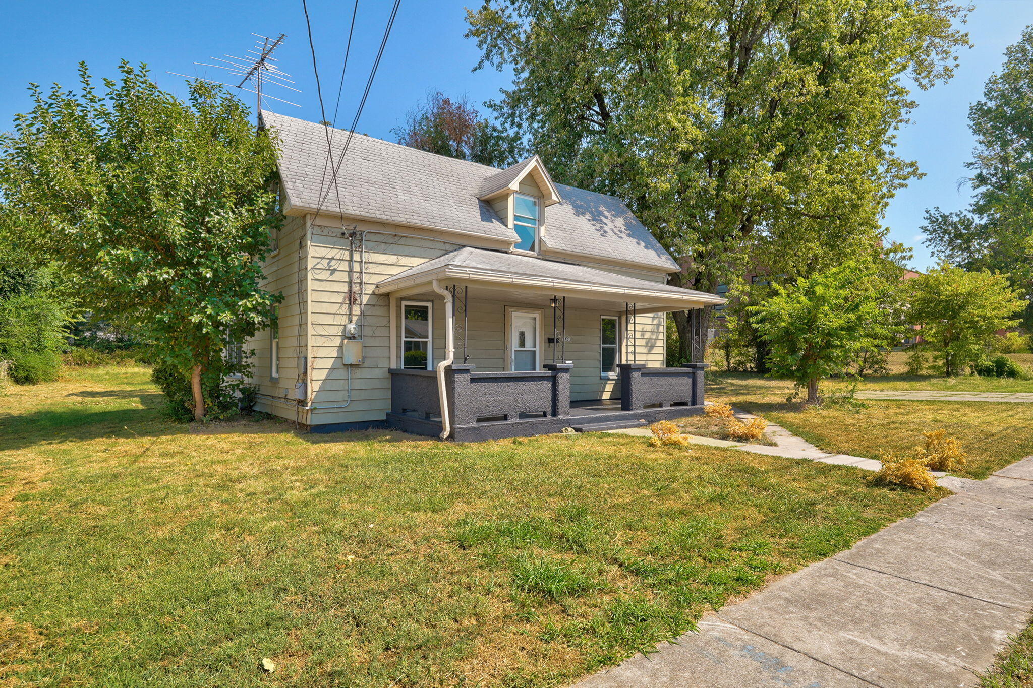 main property photo 30