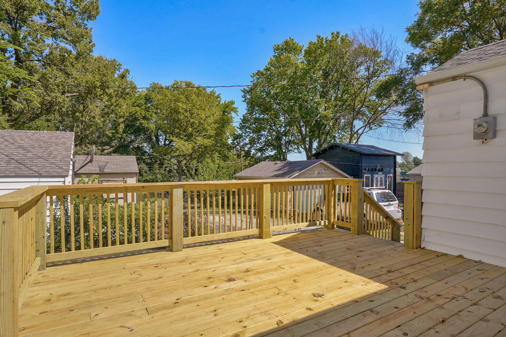 main property photo 28