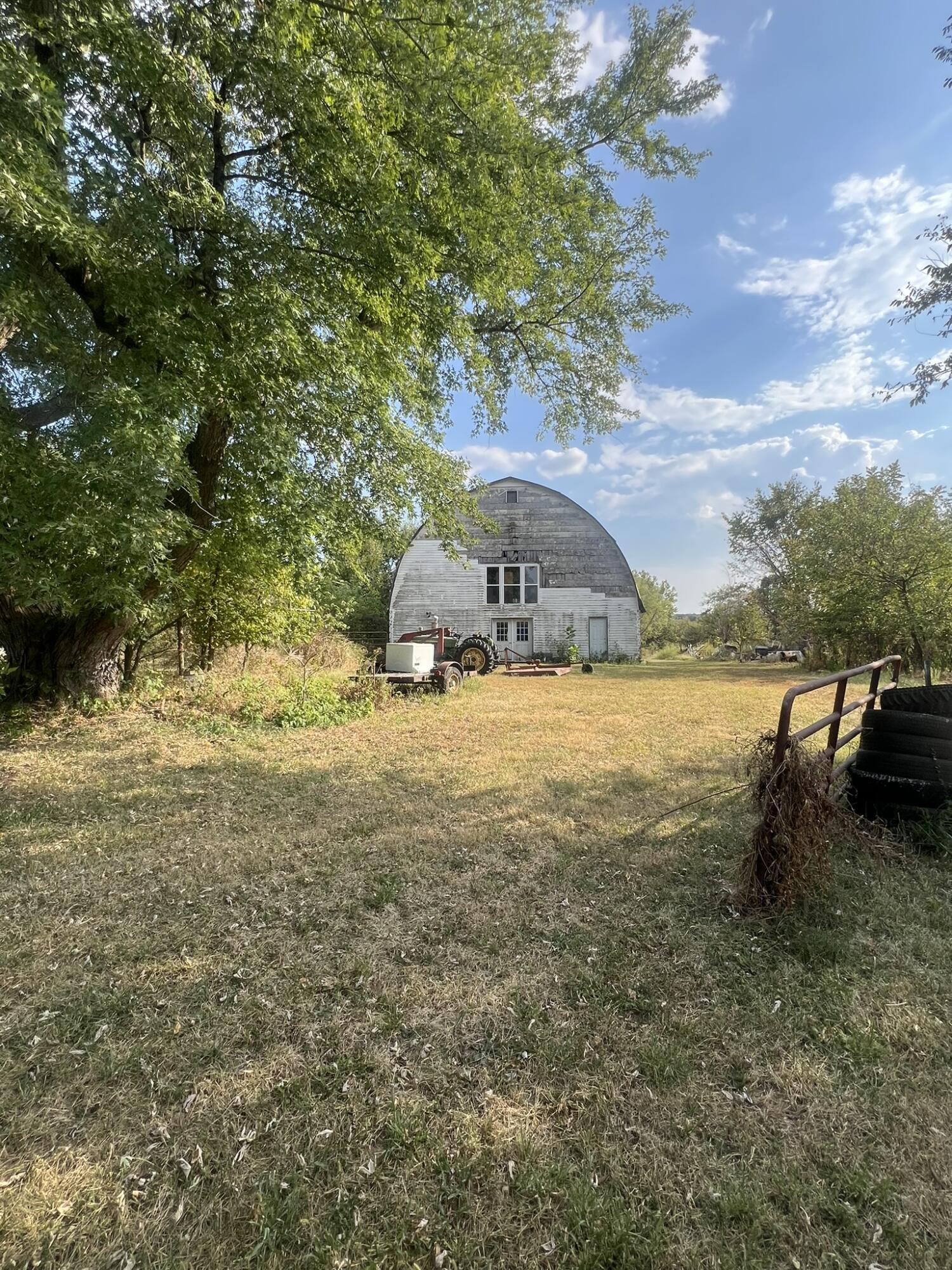 main property photo 11