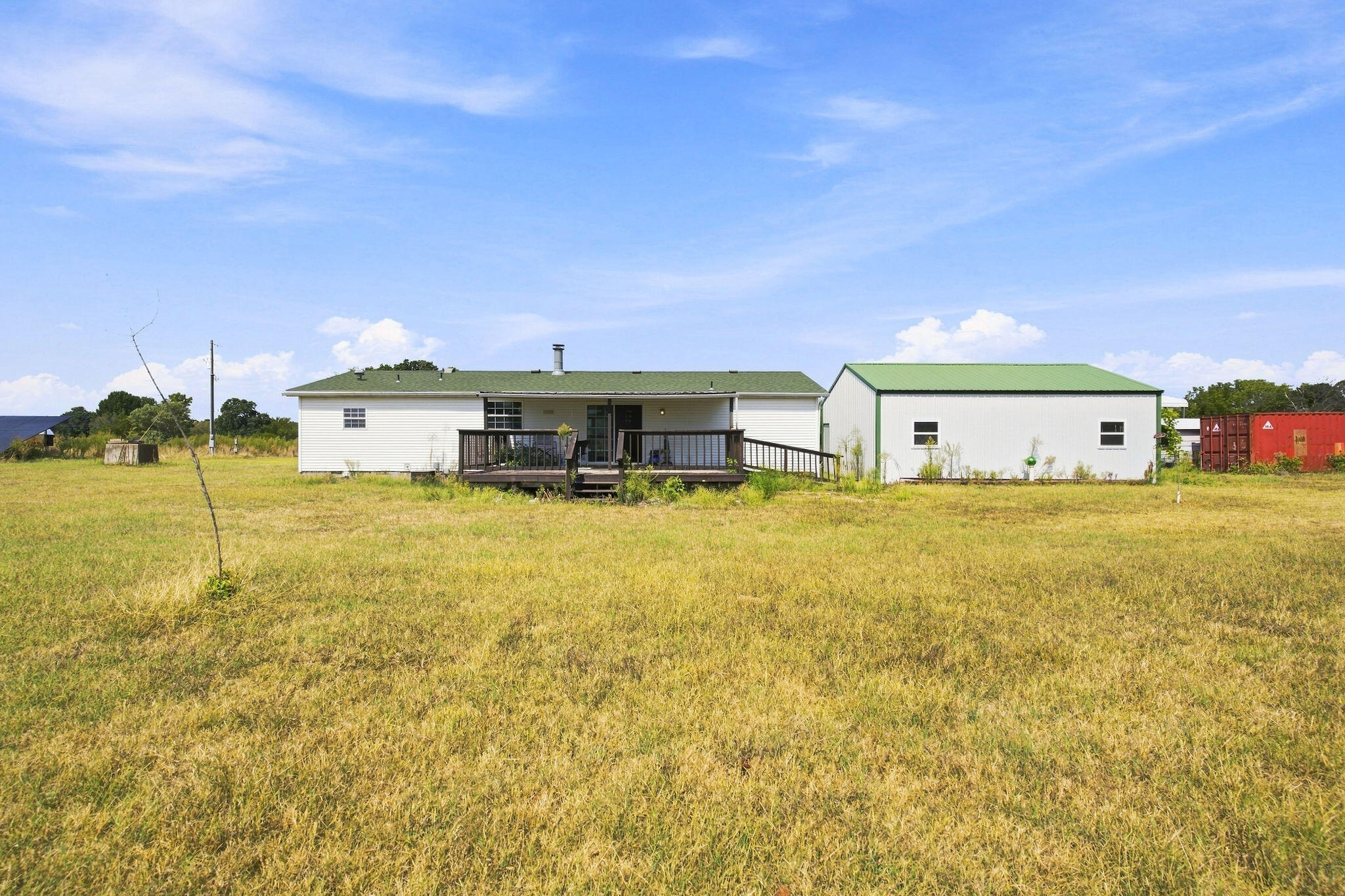 main property photo 28