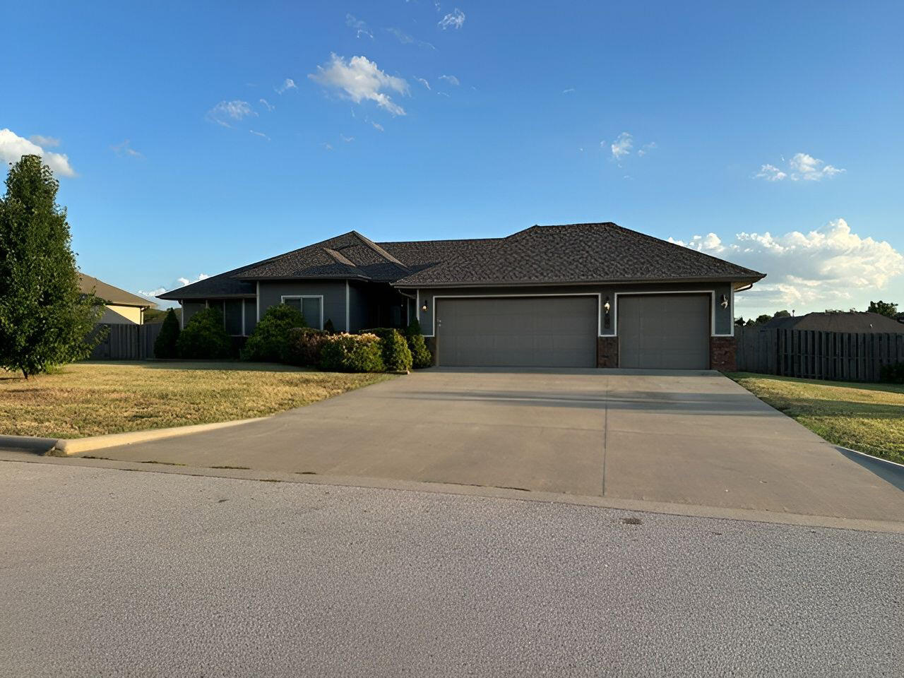 main property photo 0