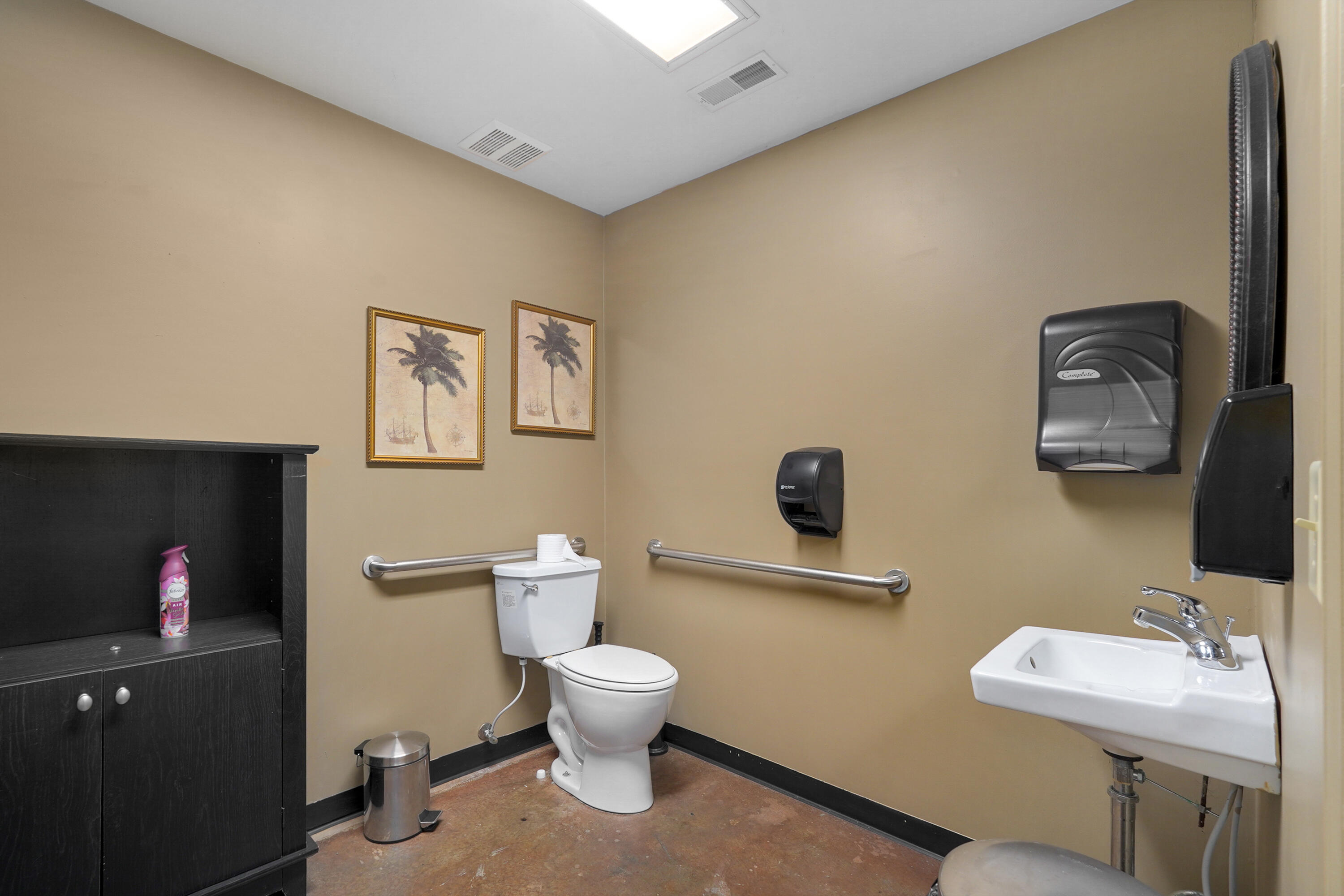 main property photo 19