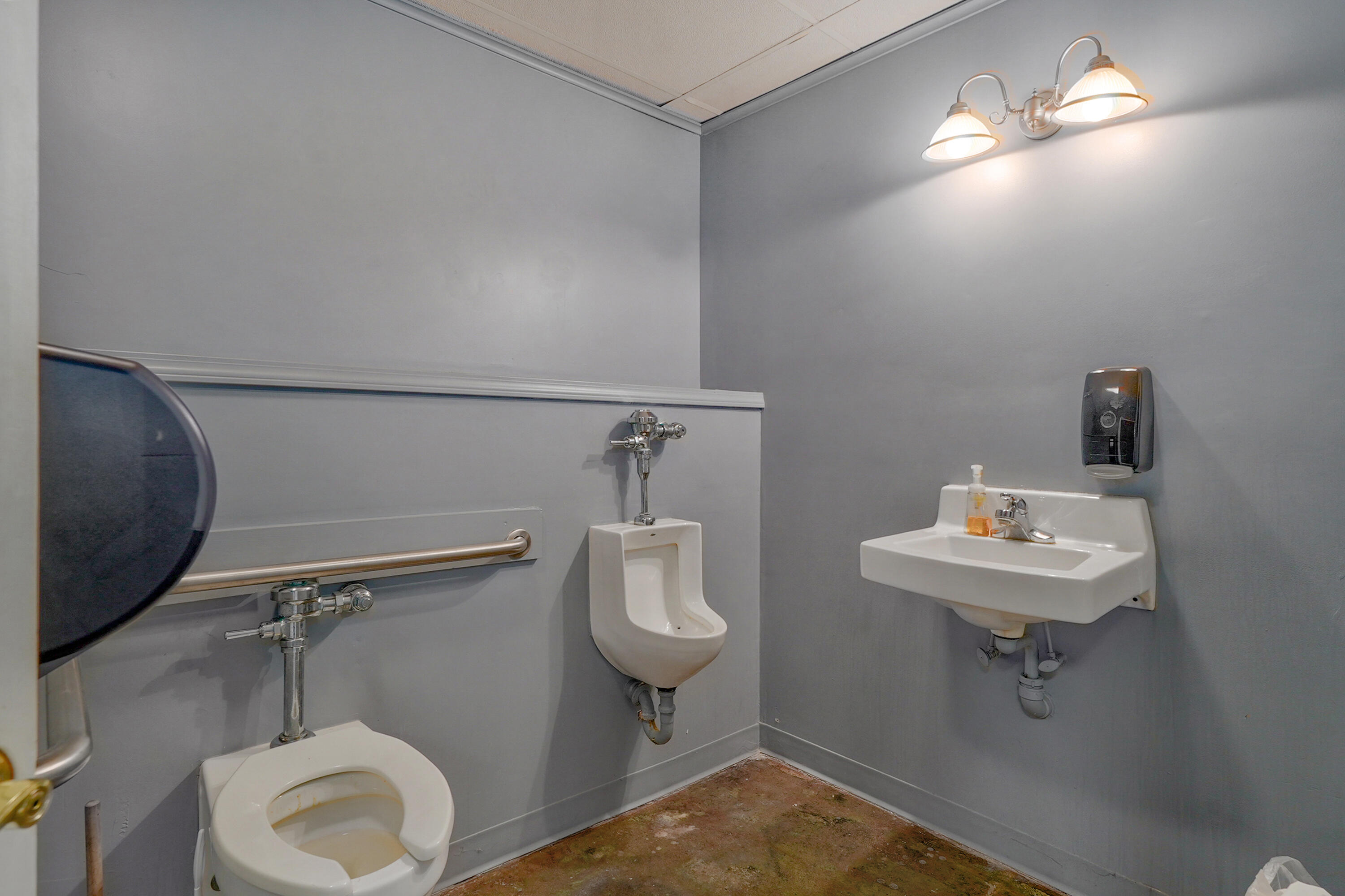 main property photo 29
