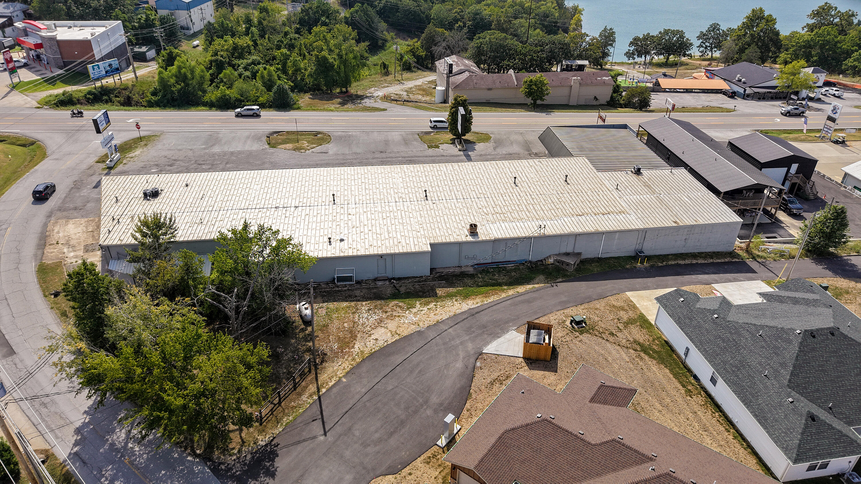 main property photo 40