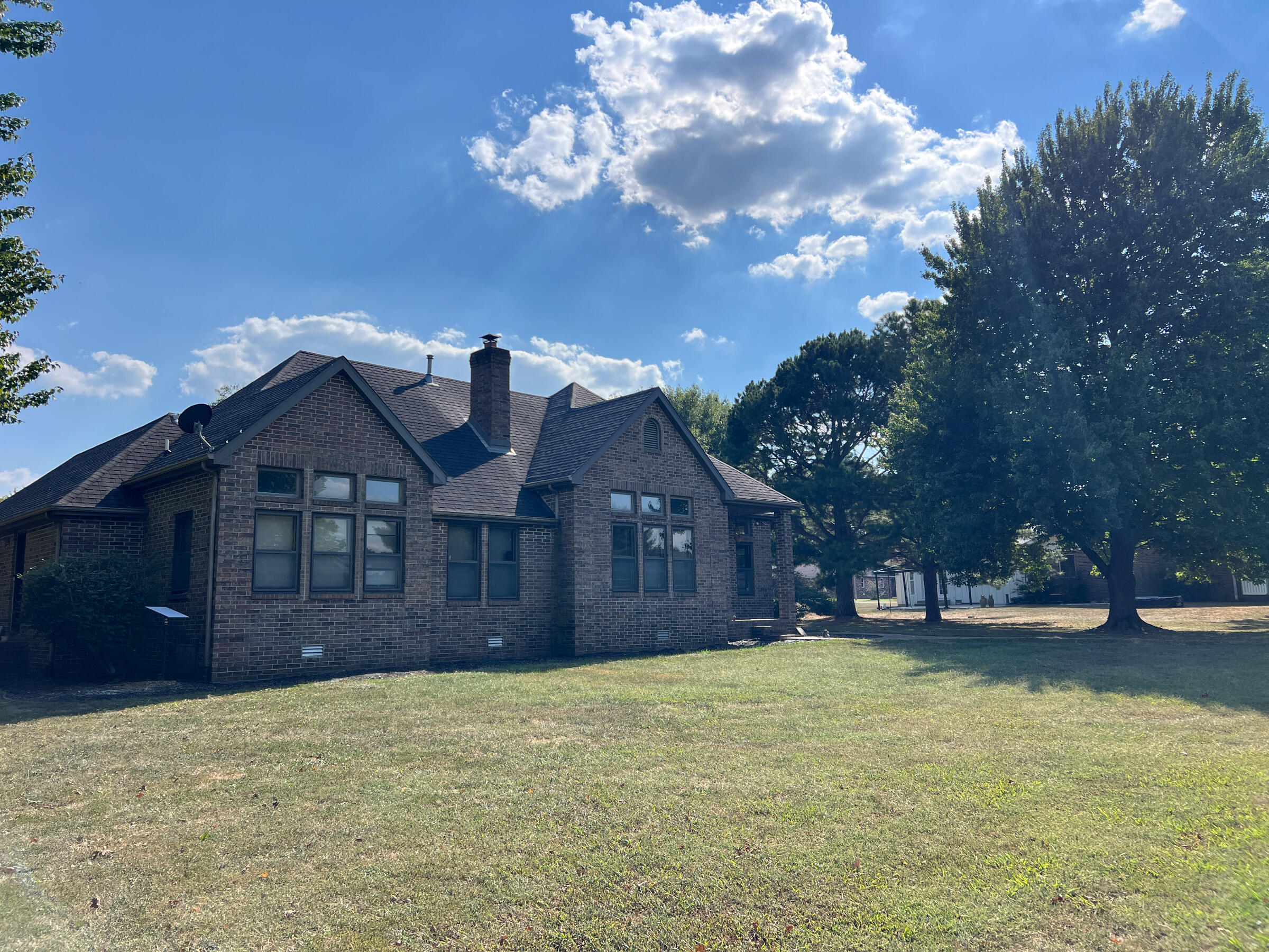 main property photo 3