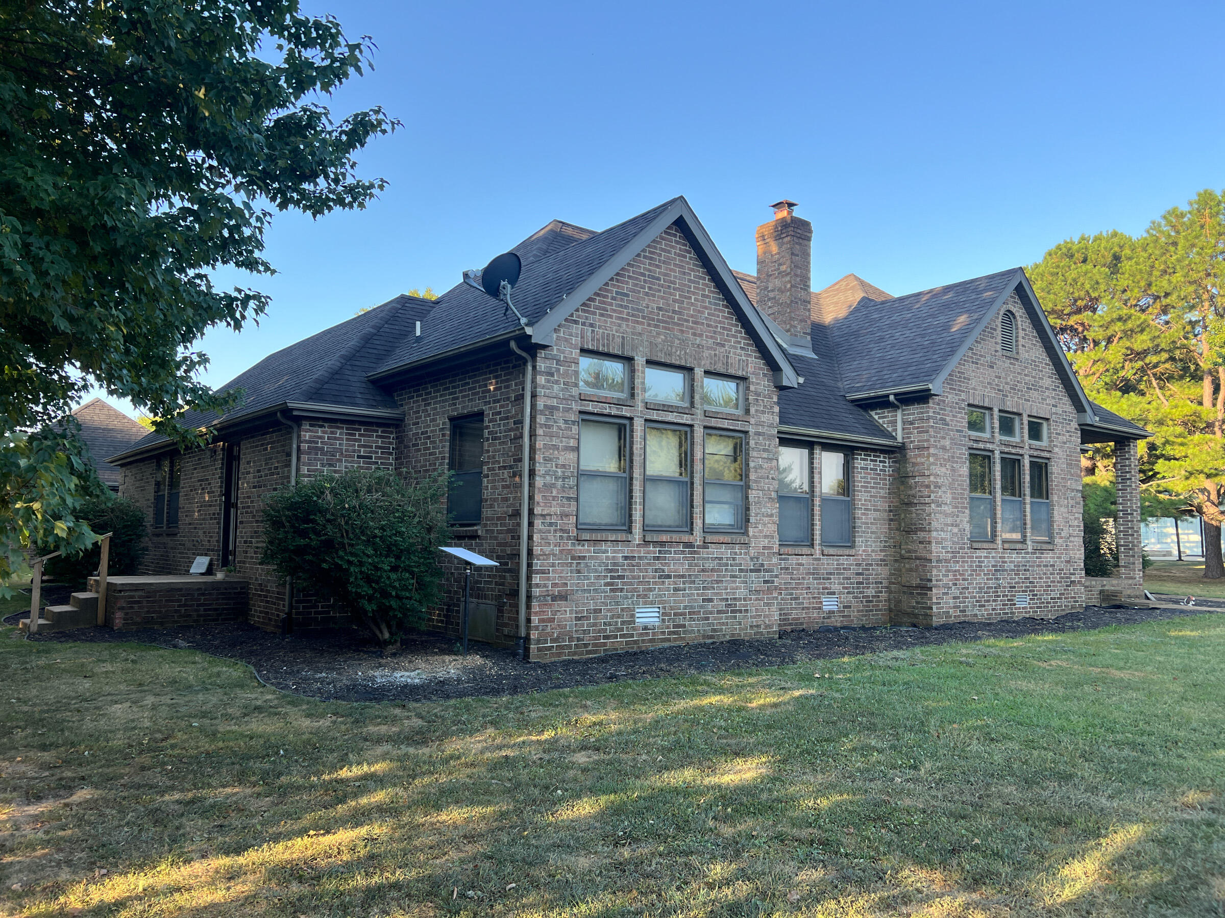 main property photo 6