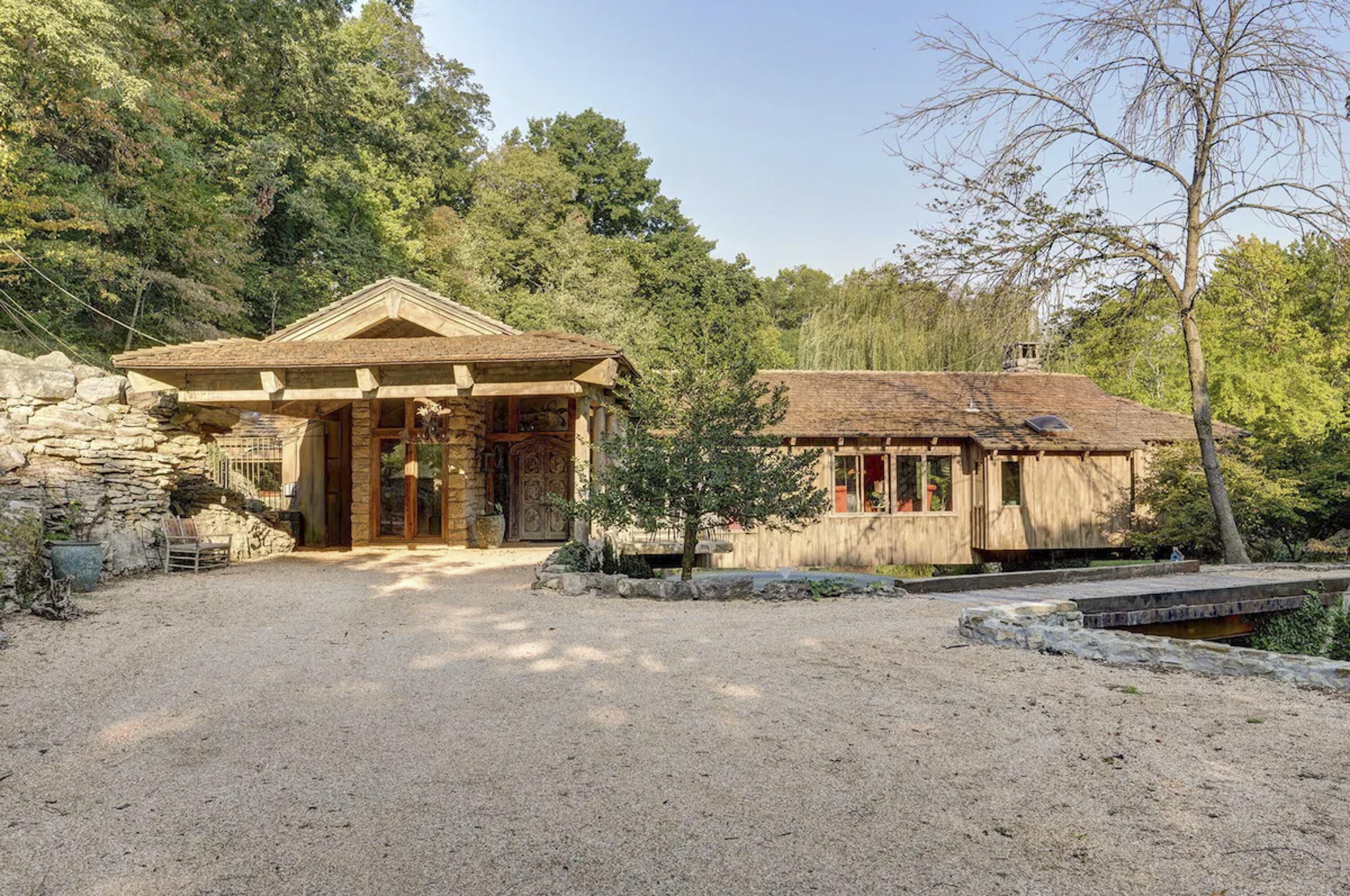 main property photo 9