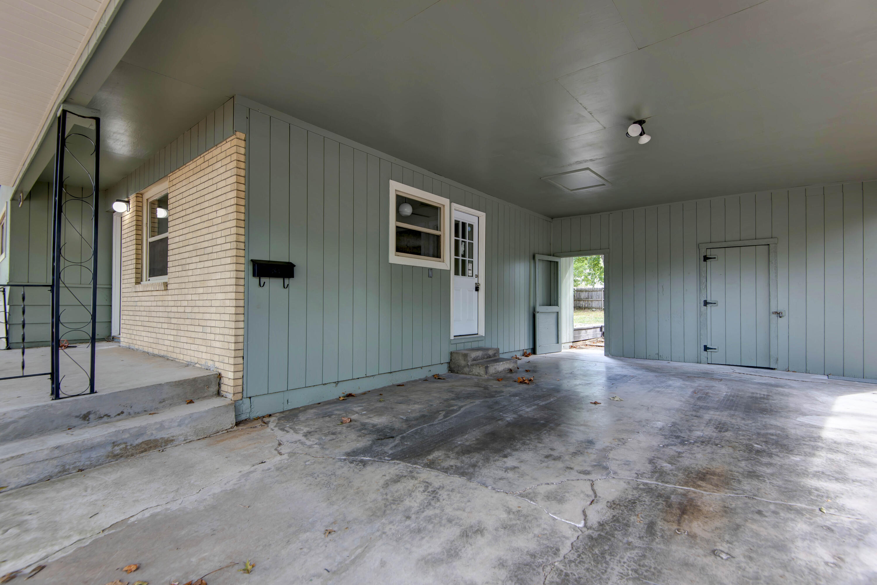 main property photo 25