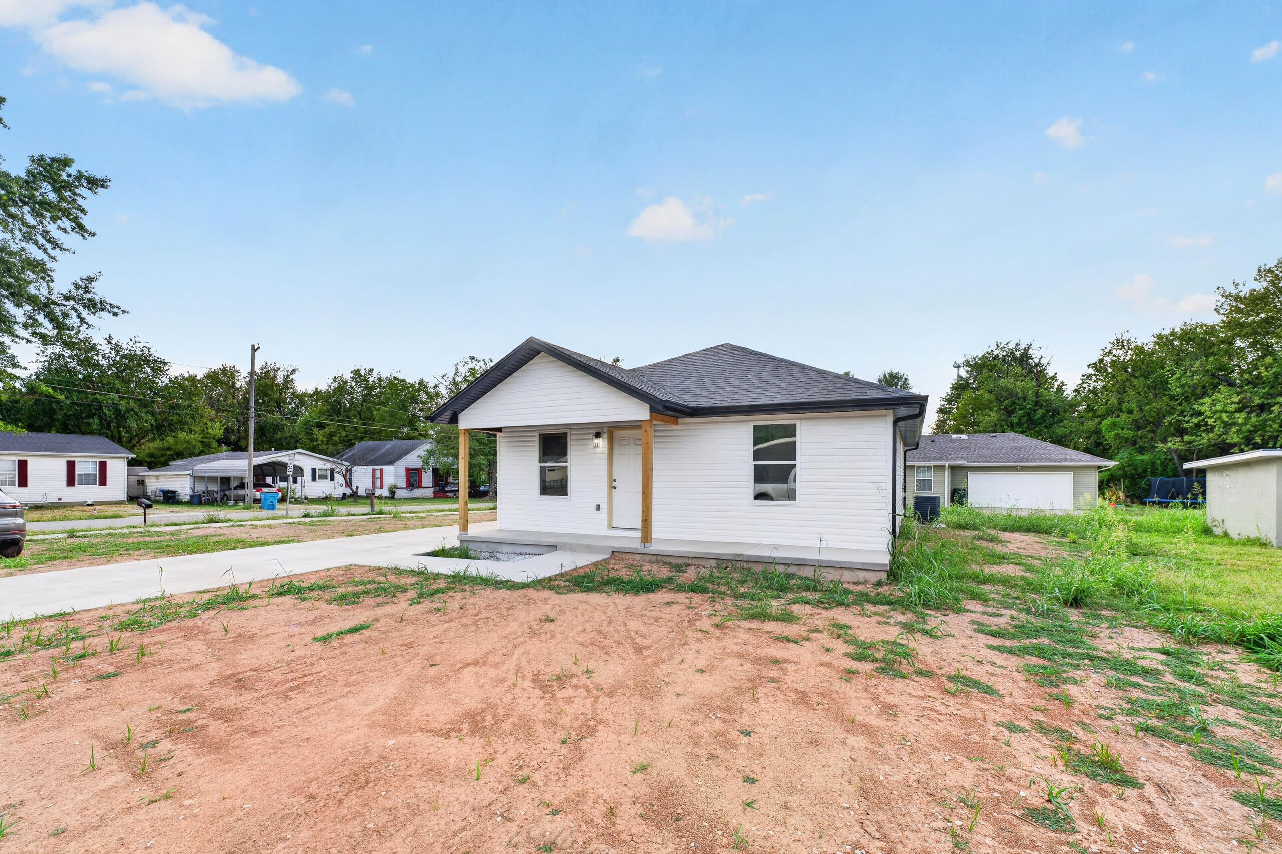 main property photo 34