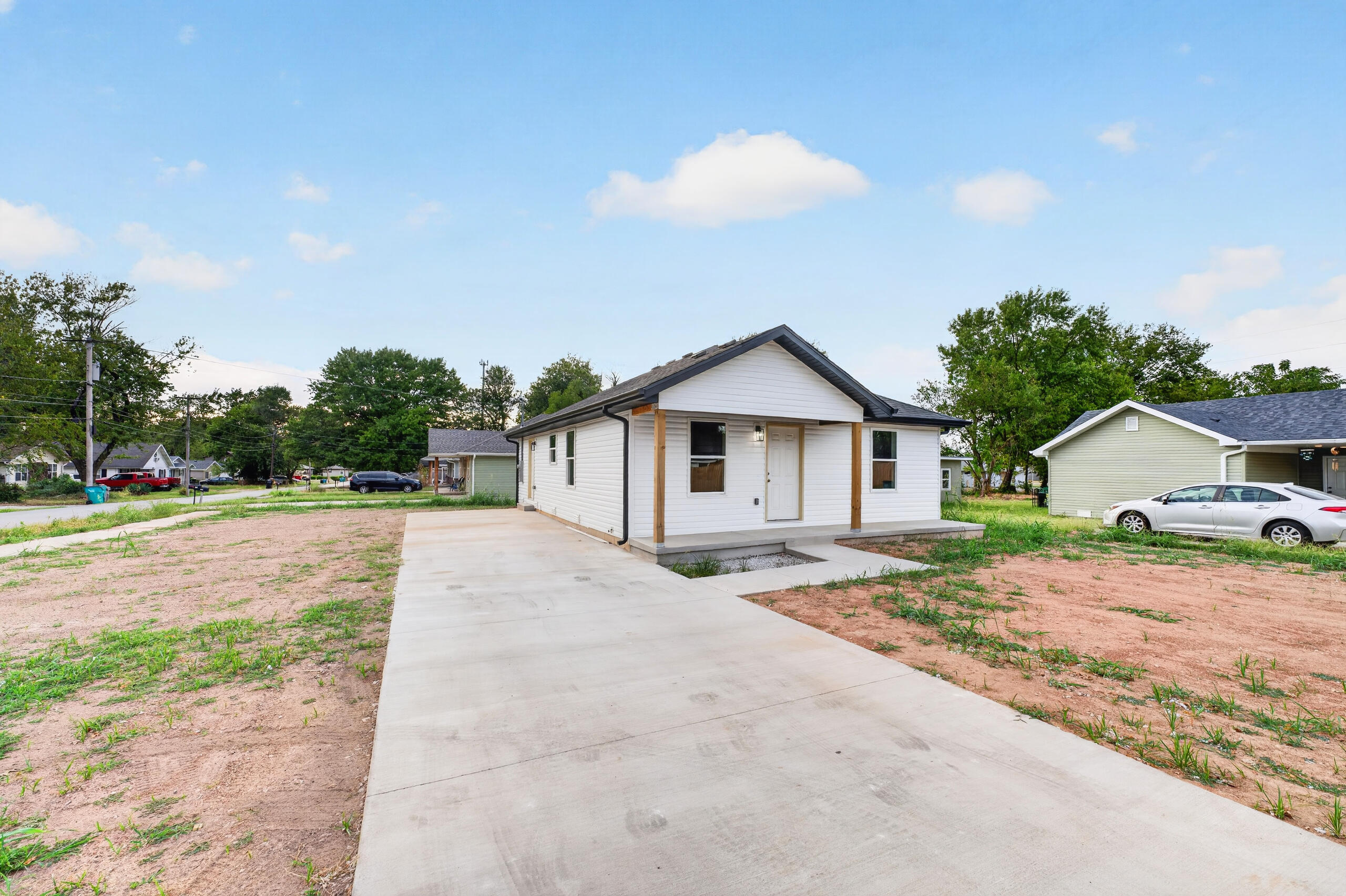 main property photo 37