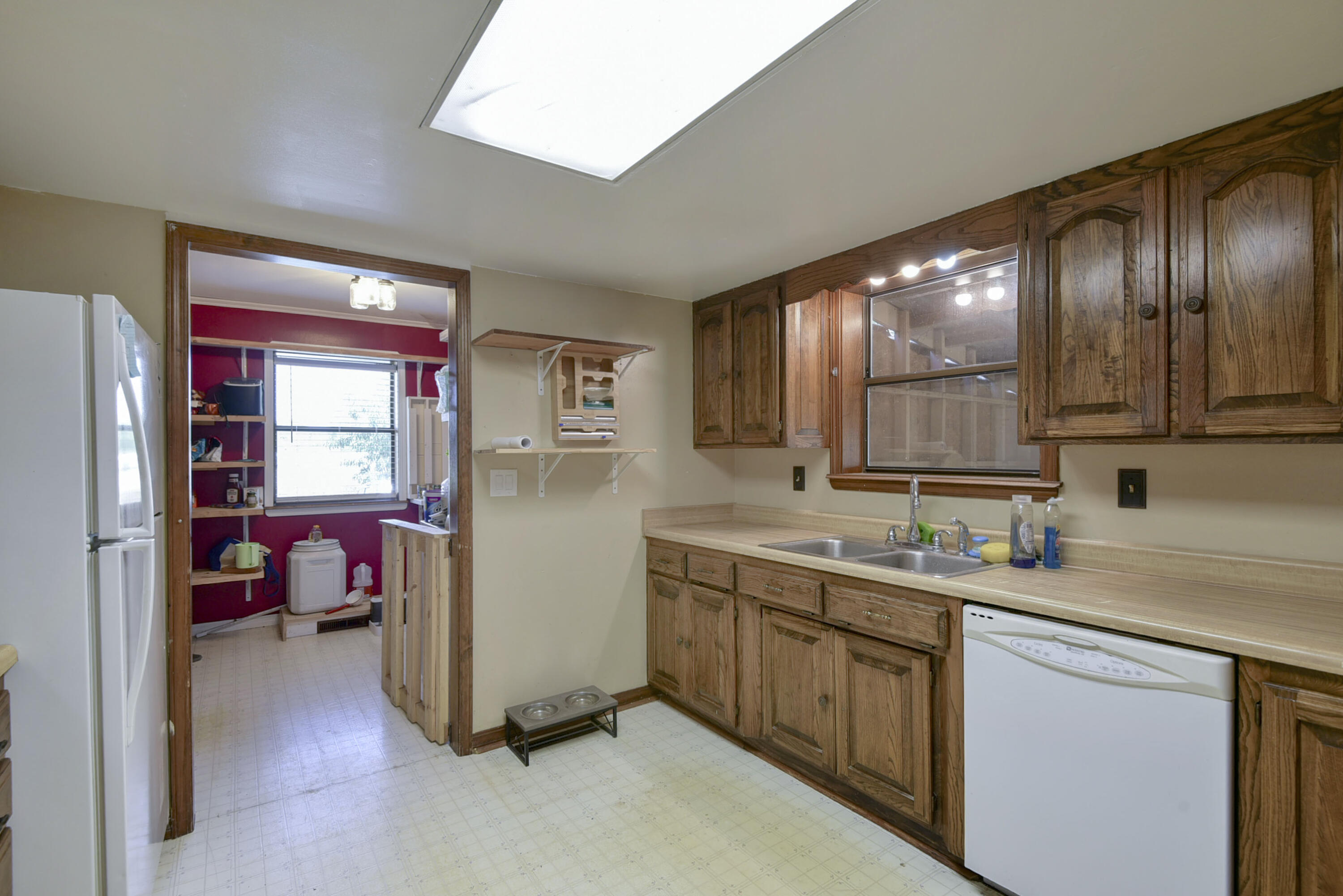 main property photo 9