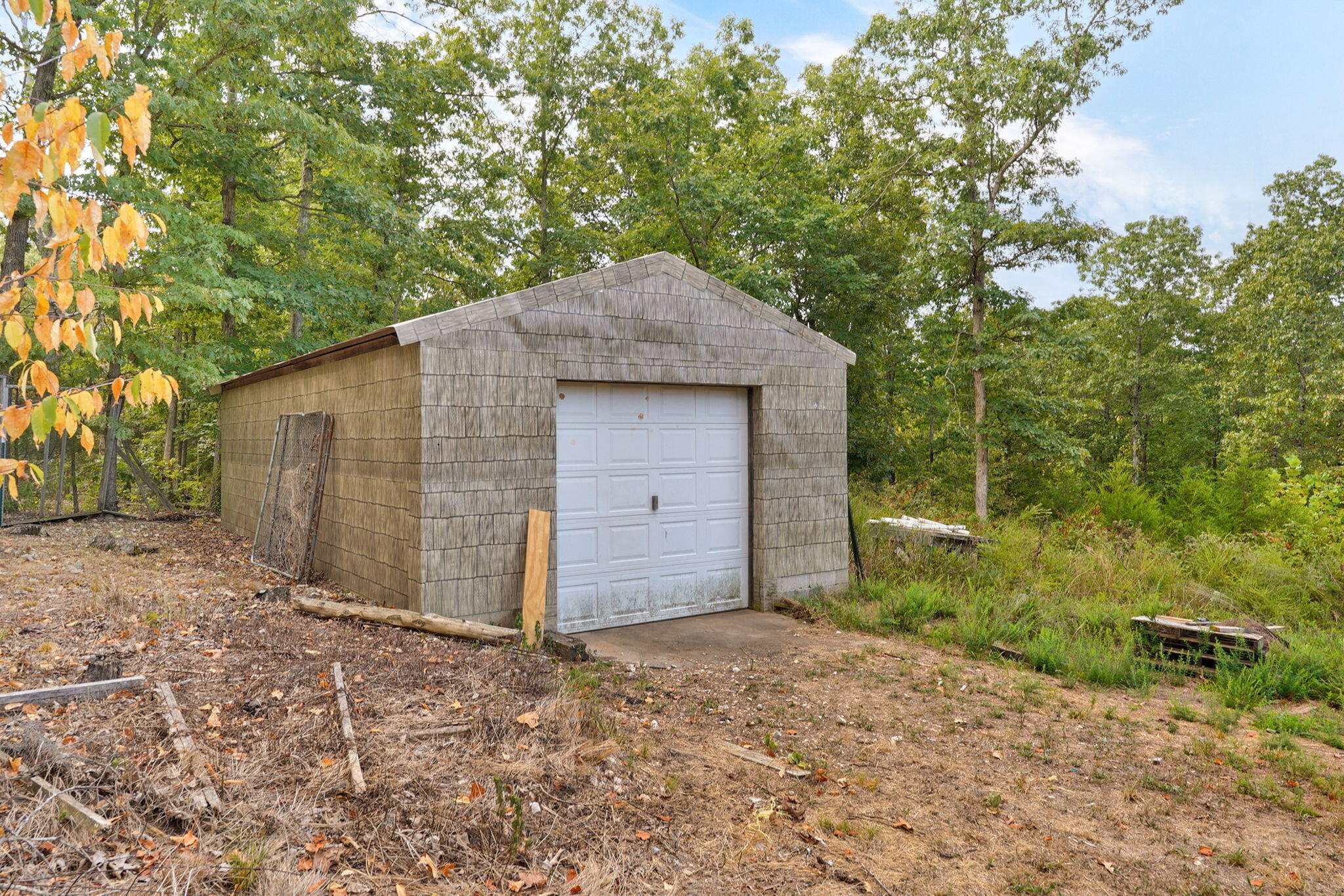 main property photo 33