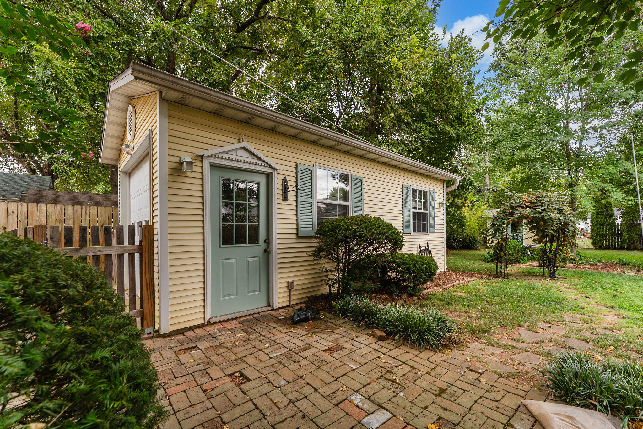 main property photo 30