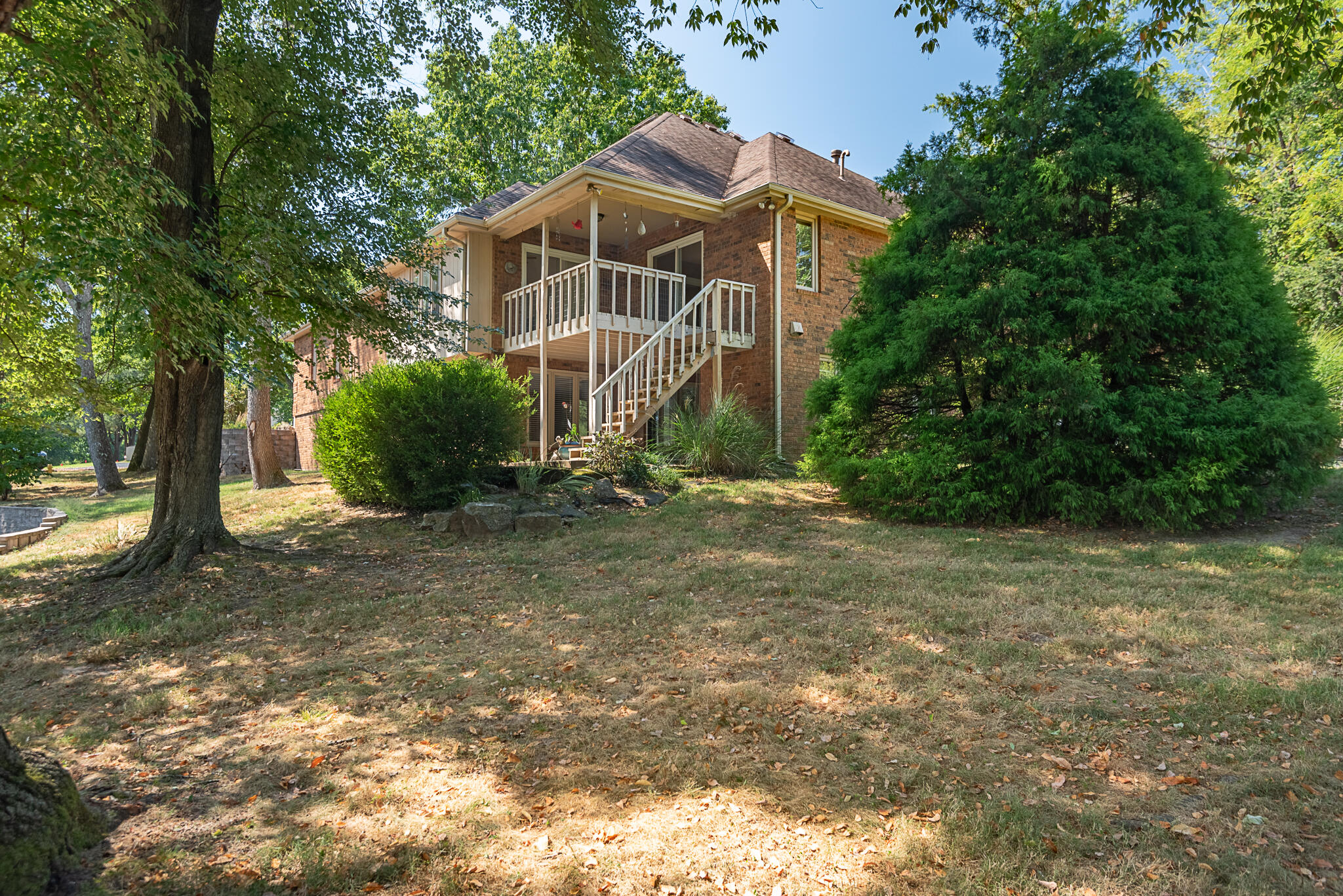 main property photo 37