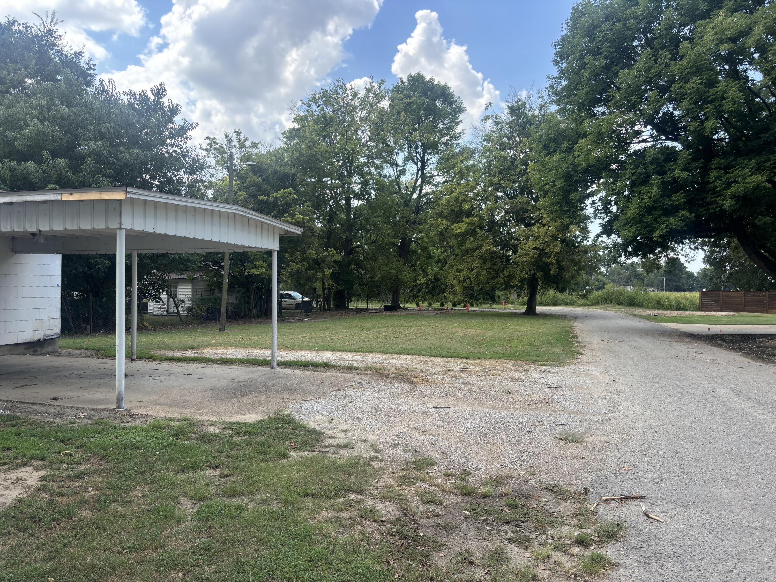 main property photo 30