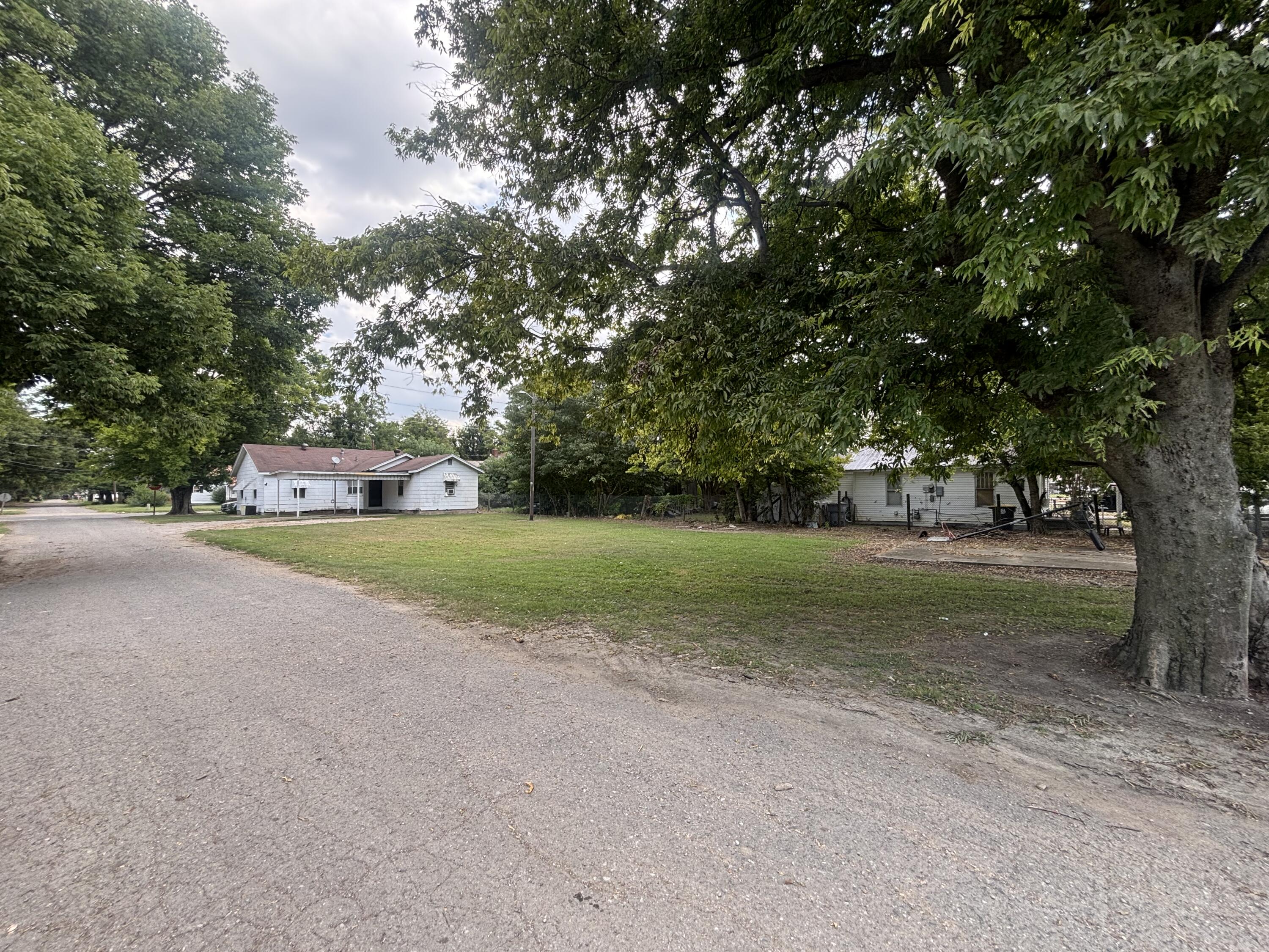 main property photo 34