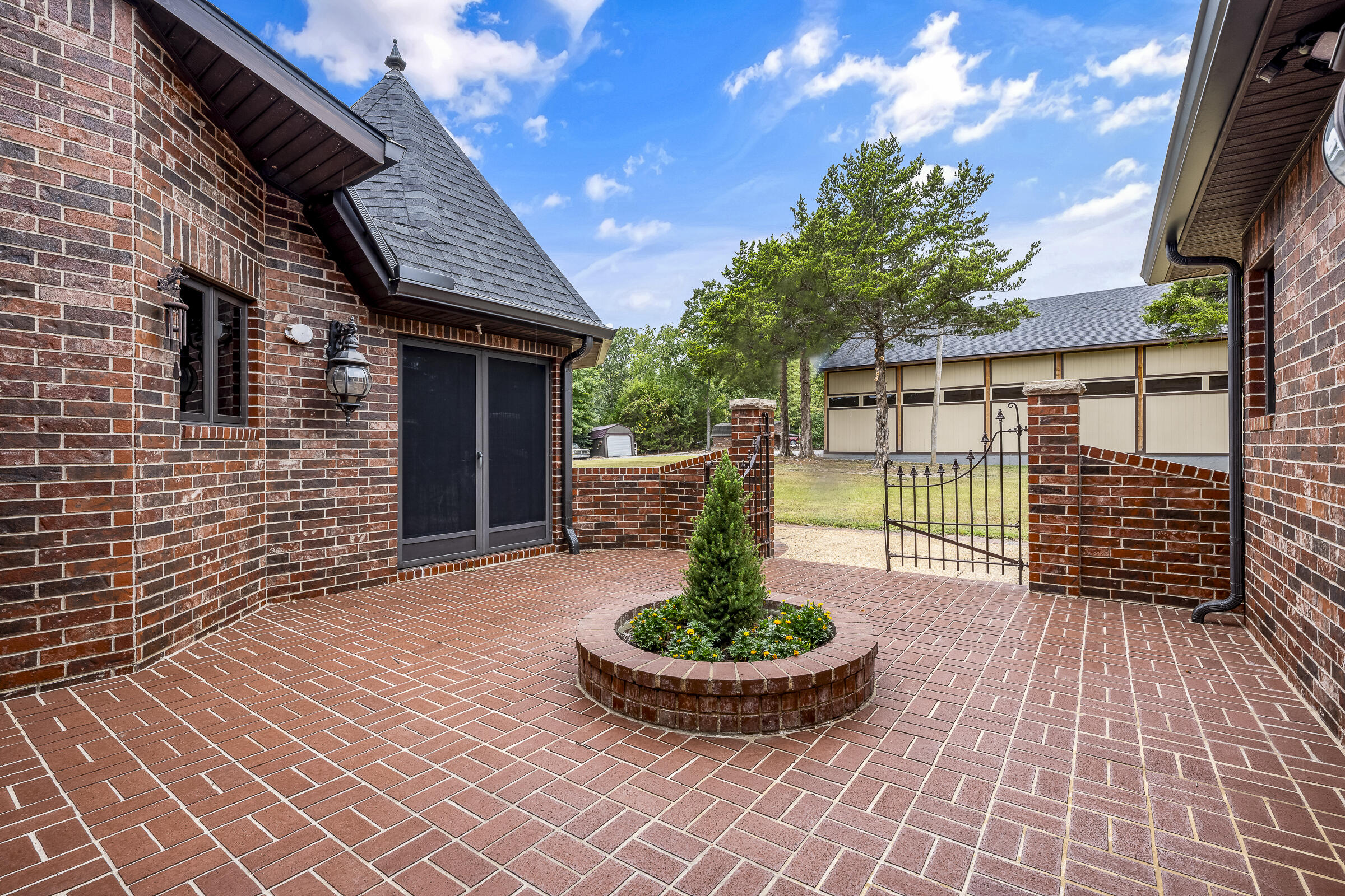 main property photo 22