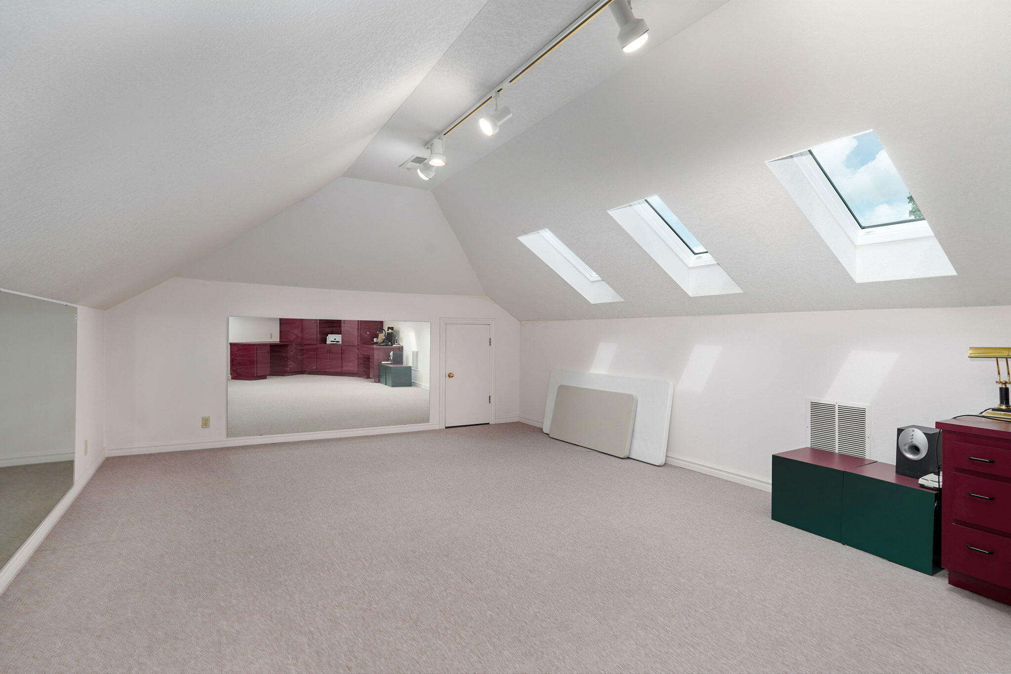 main property photo 60