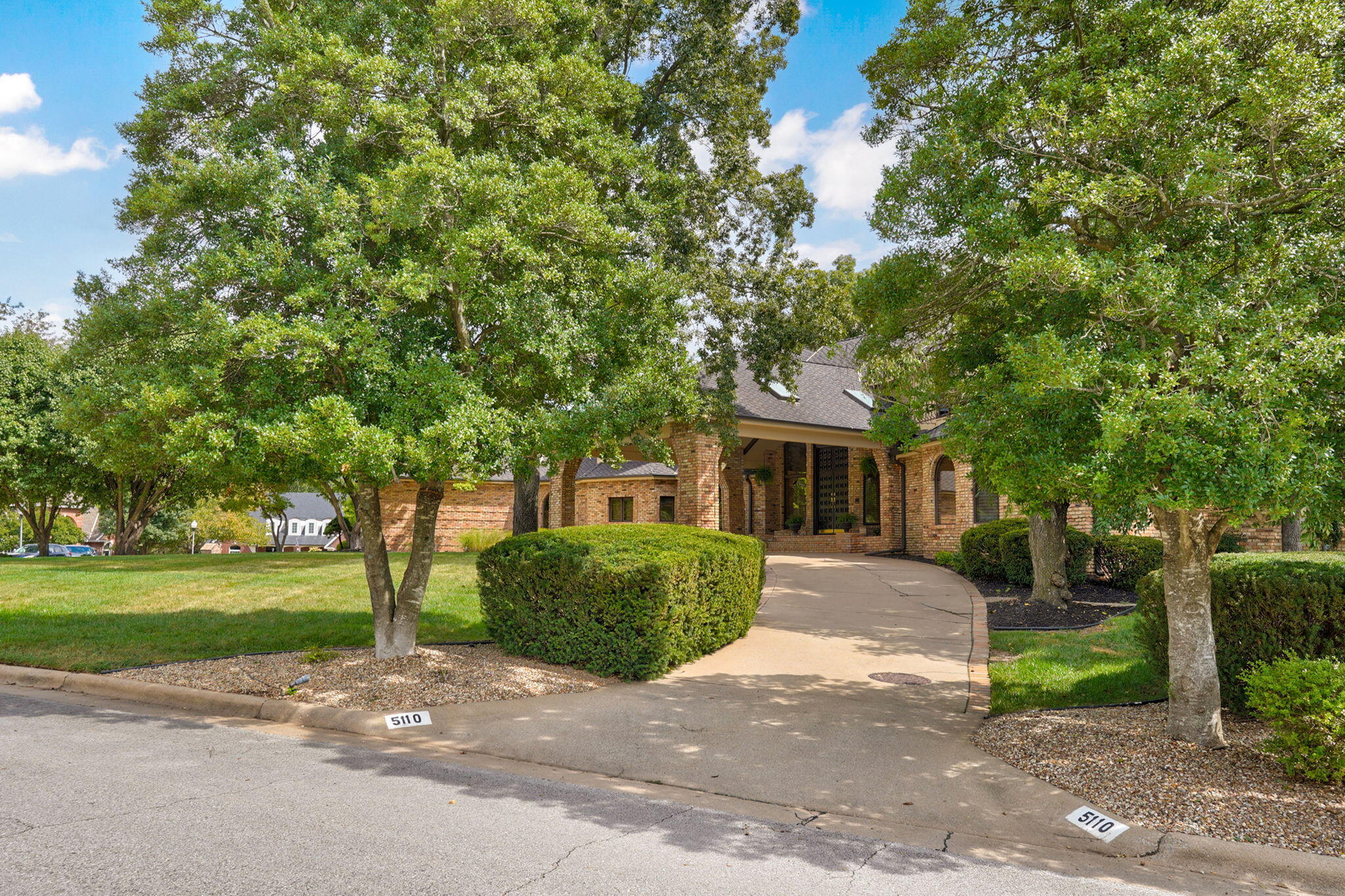 main property photo 7