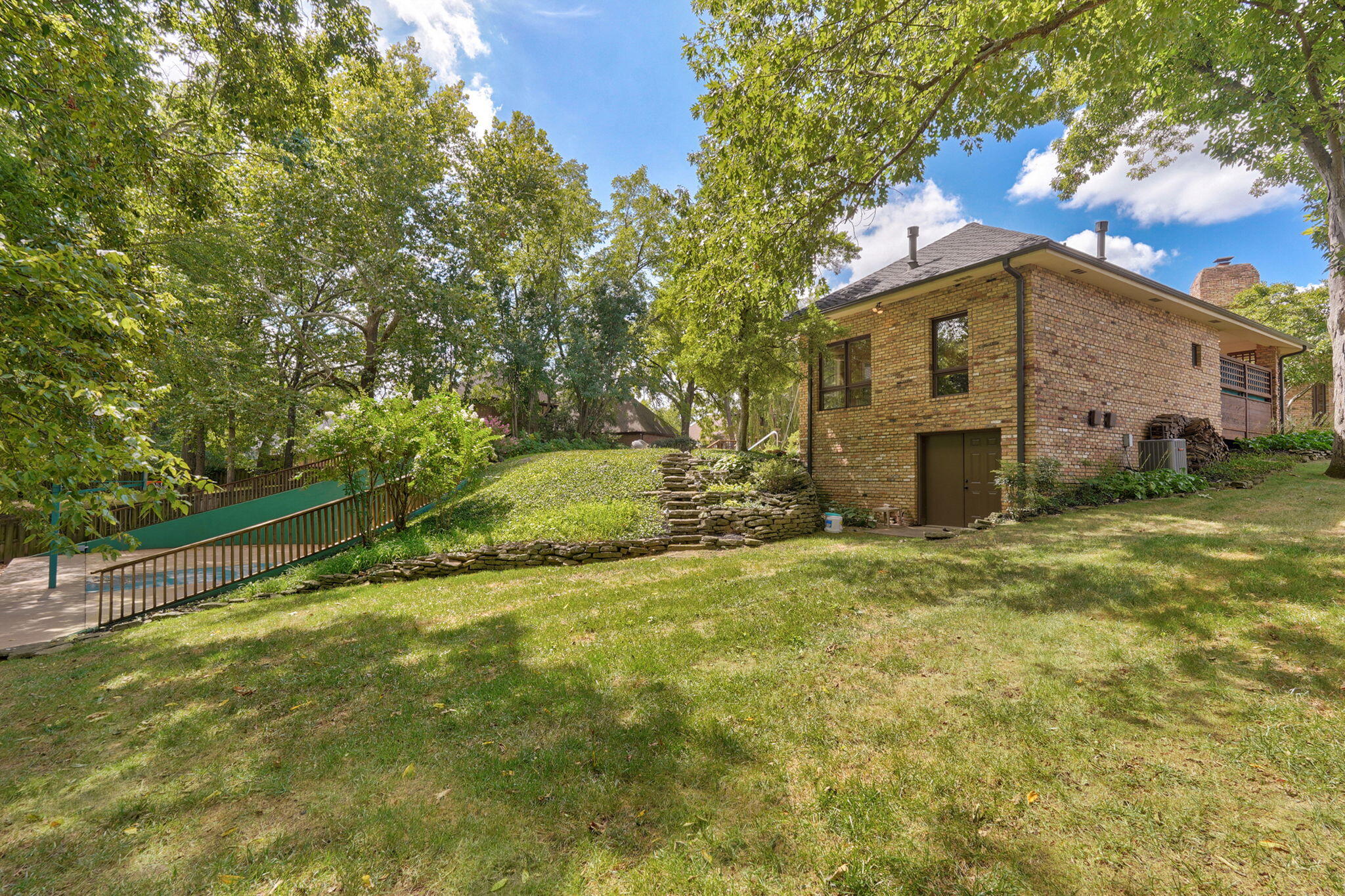 main property photo 77