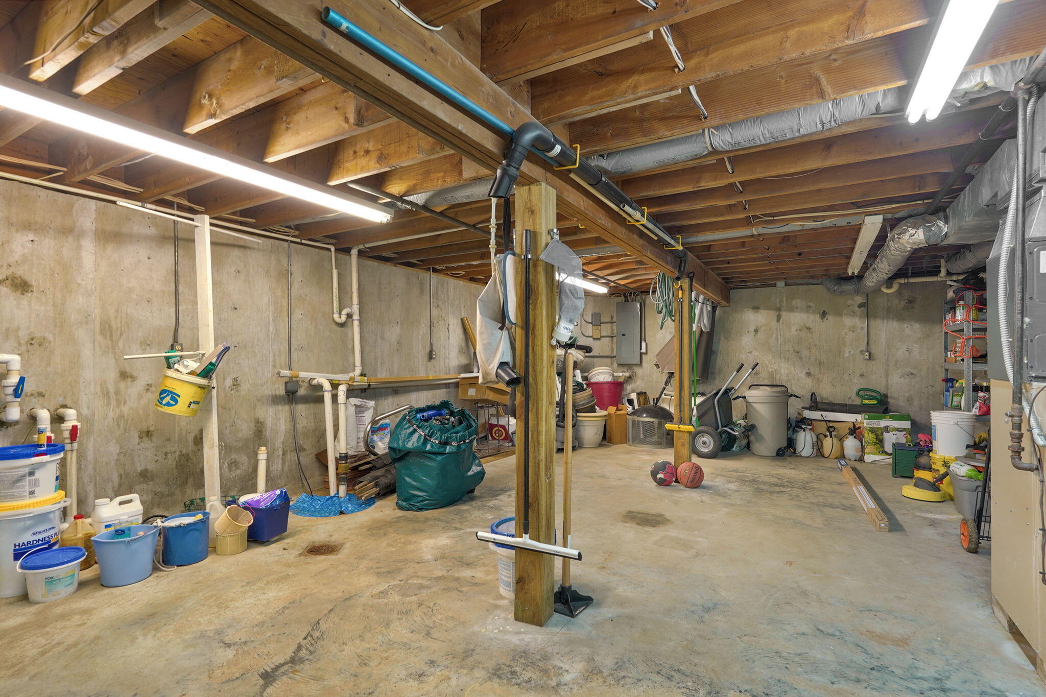 main property photo 79